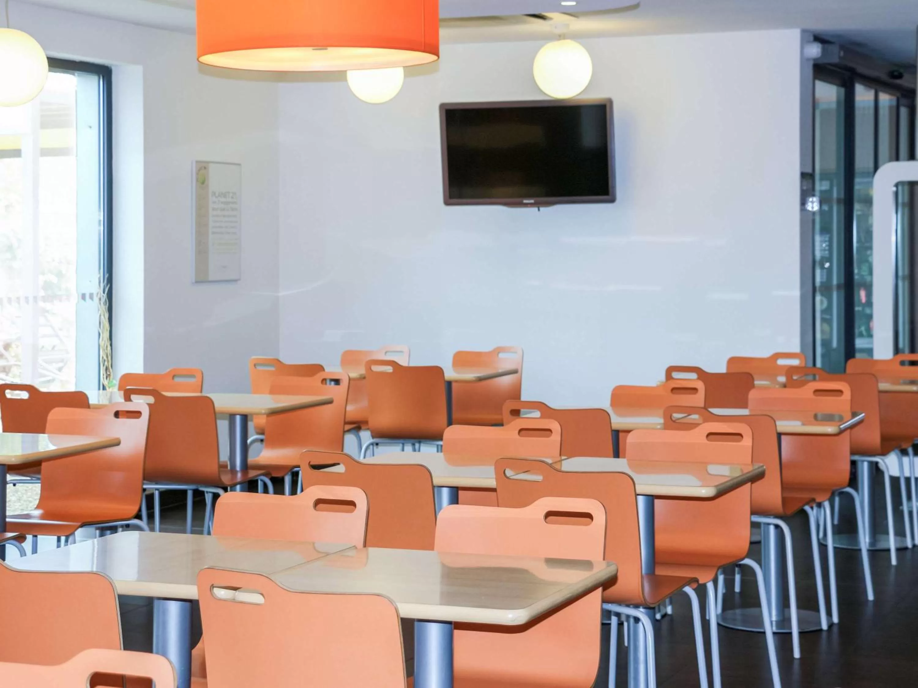 Restaurant/places to eat in ibis budget Castelnaudary - A61