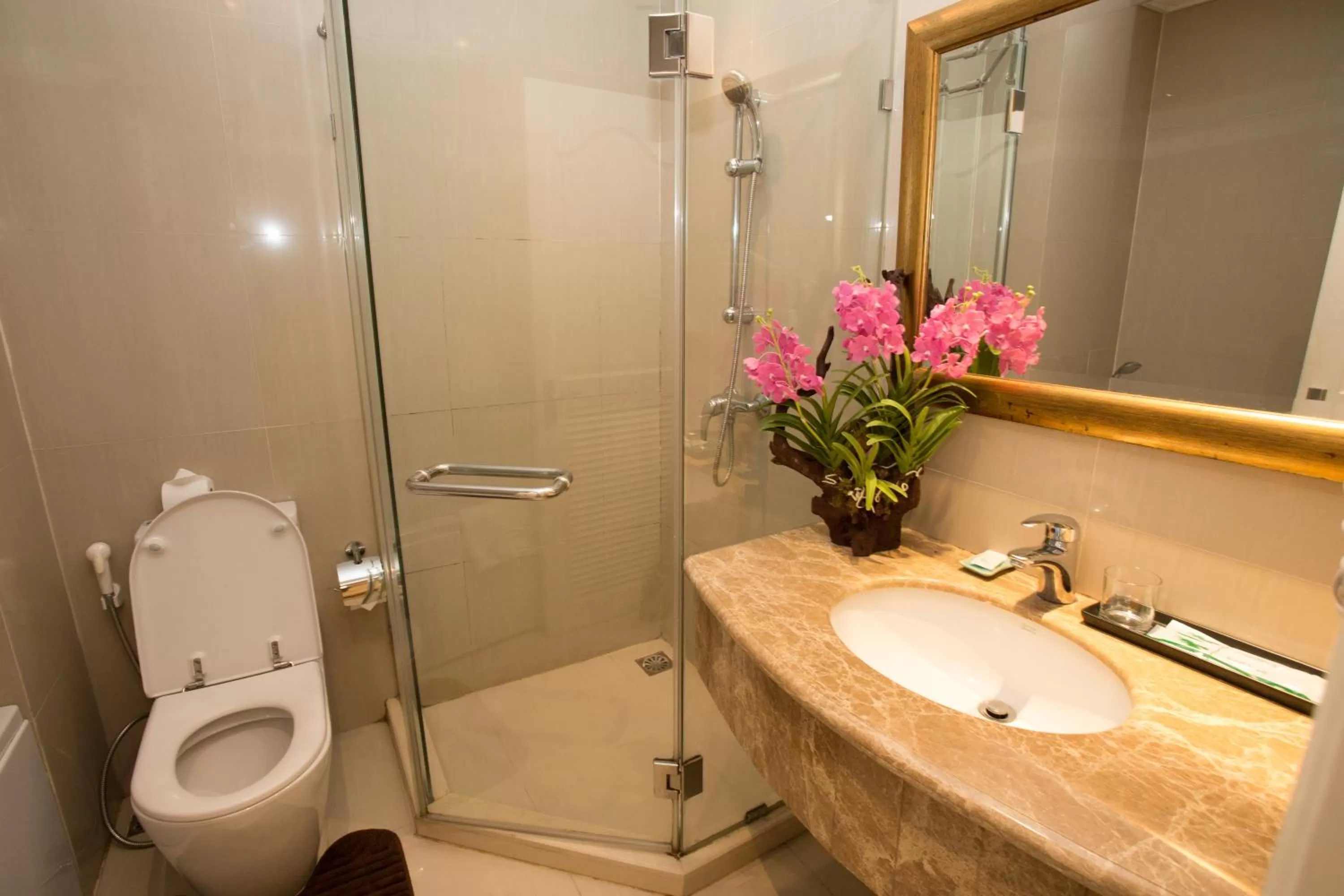 Bathroom in Hope Land Hotel 46/1