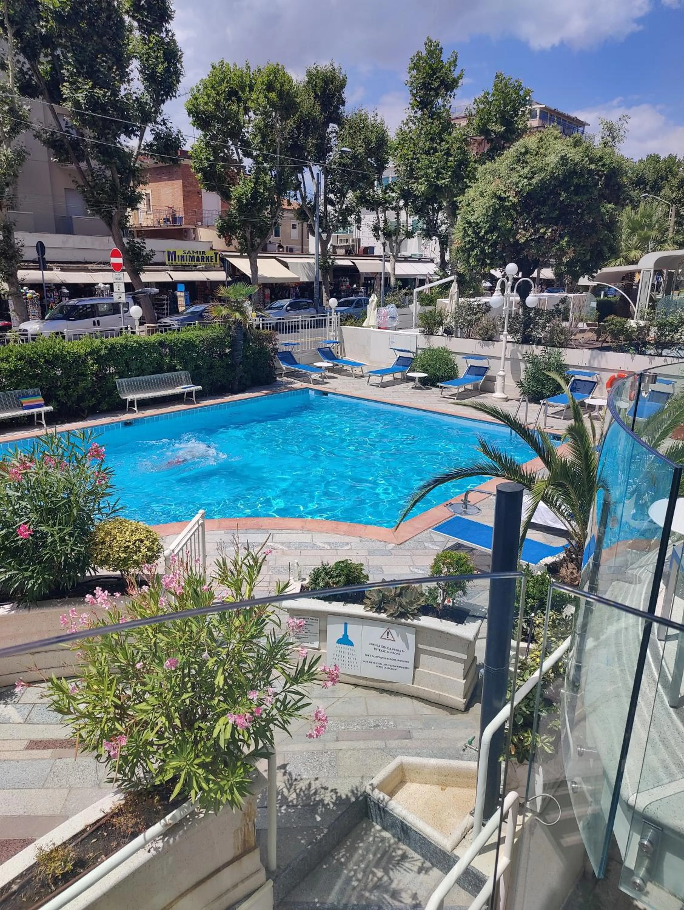 Swimming pool in Hotel Ambassador