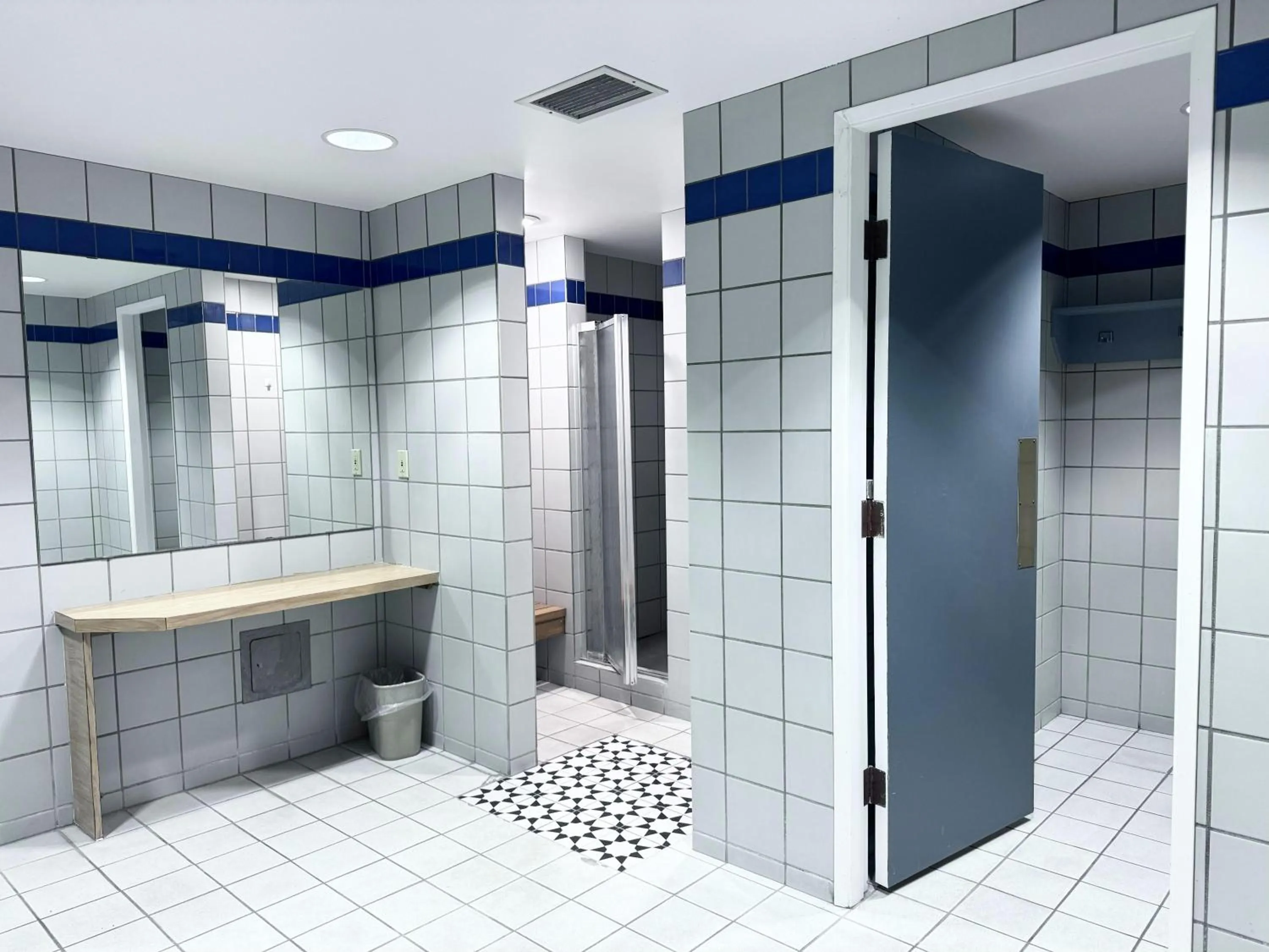 Swimming pool in Divya Sutra Plaza and Conference Centre, Vernon, BC