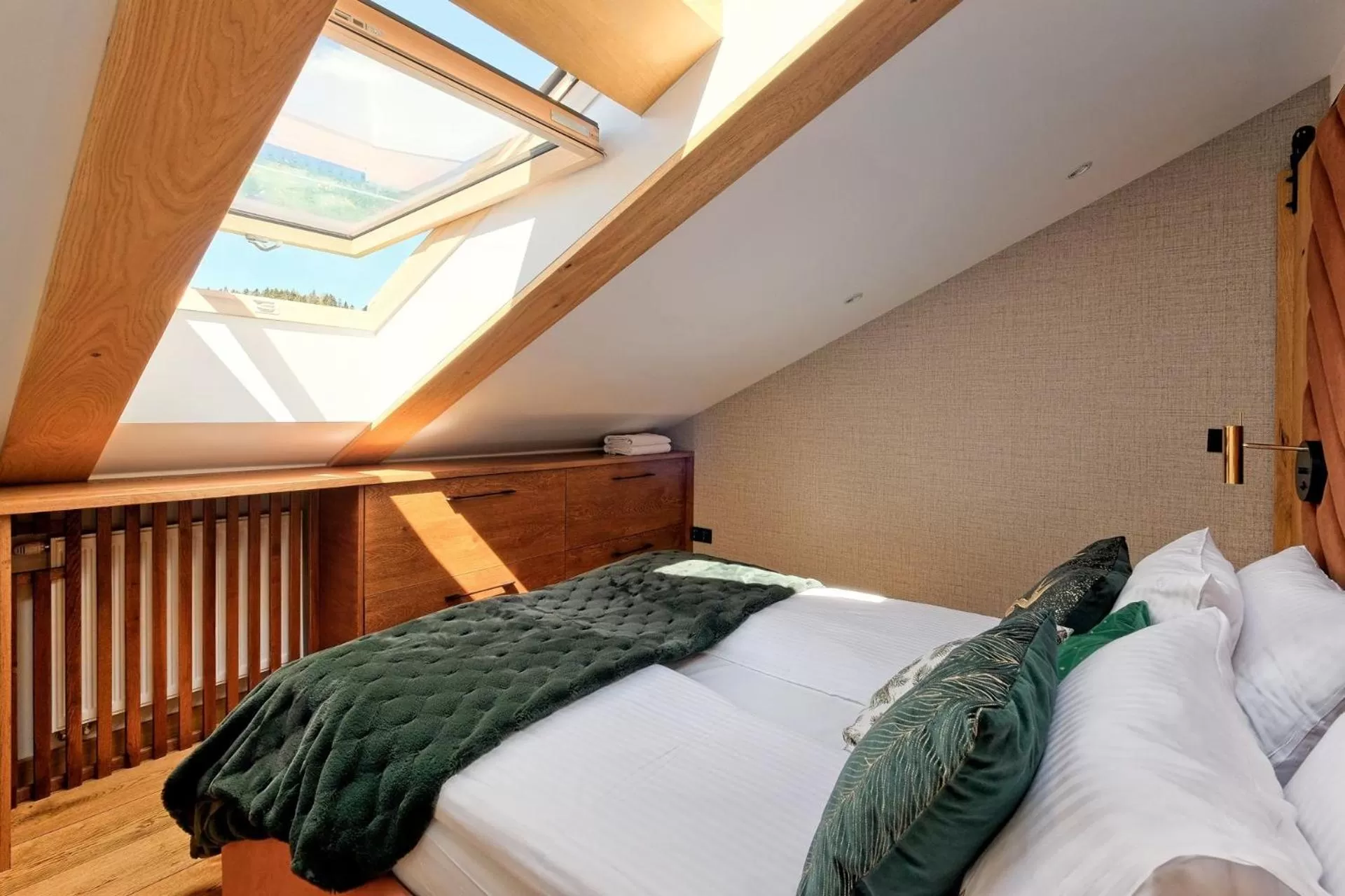 Bedroom, Bed in Białka Residence Ski - 50 m do Termy Bania Odkryj-Białke