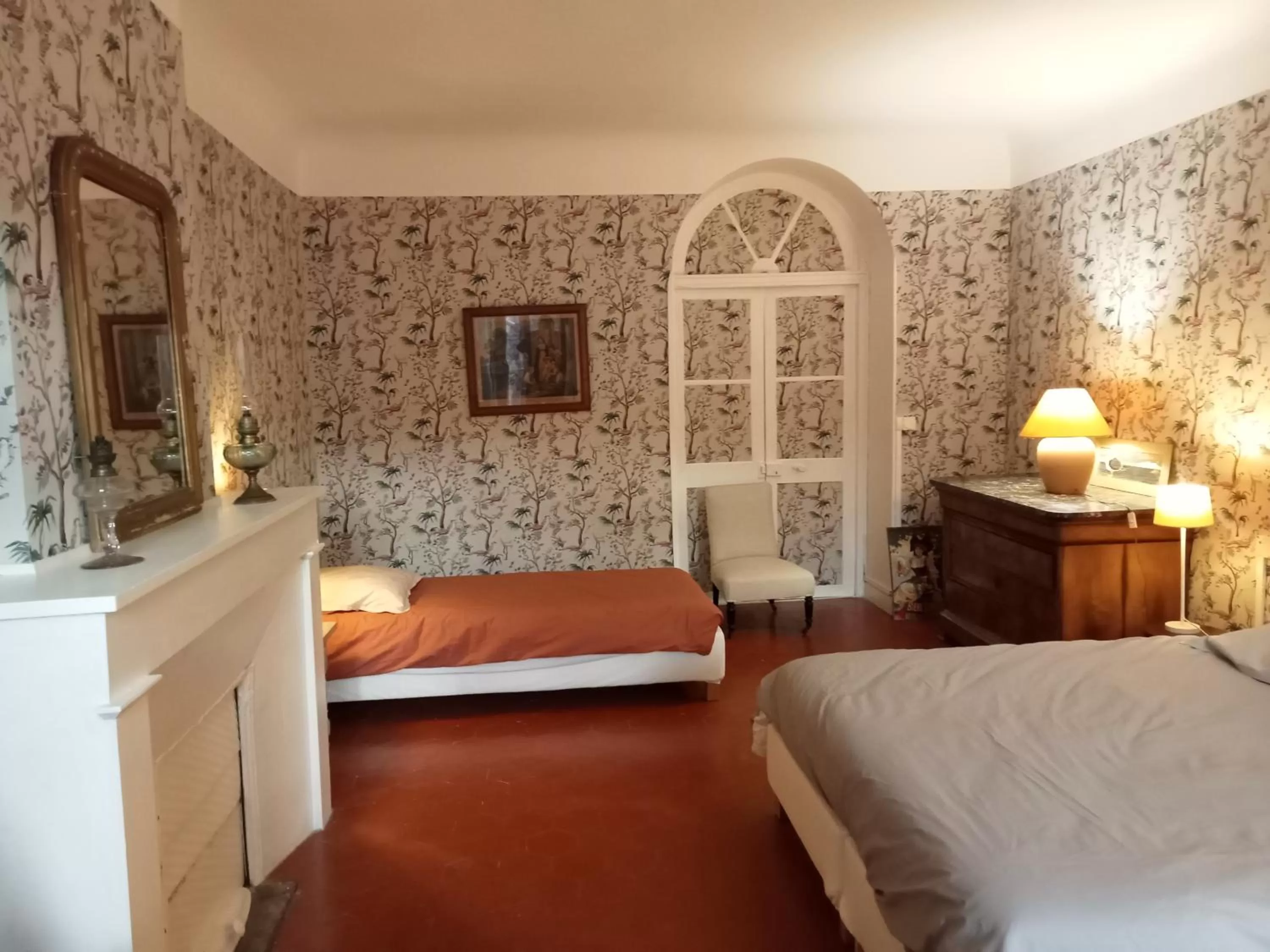 Bed in Mas Palegry Suite aux oiseaux