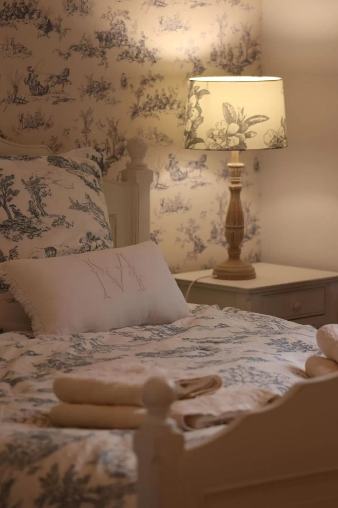 Bedroom, Bed in La Maucannière