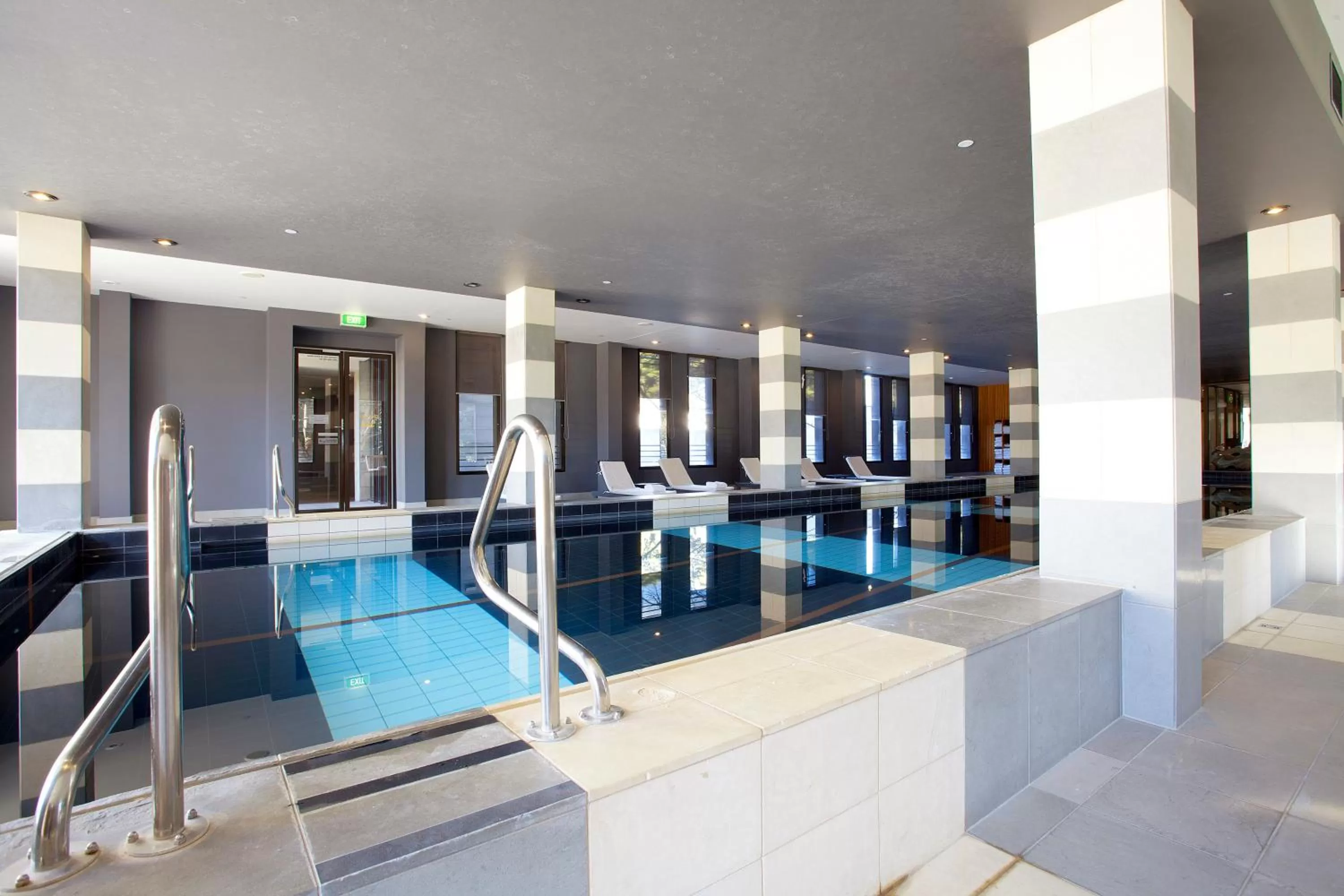 Swimming pool in Lancemore Mansion Hotel Werribee Park