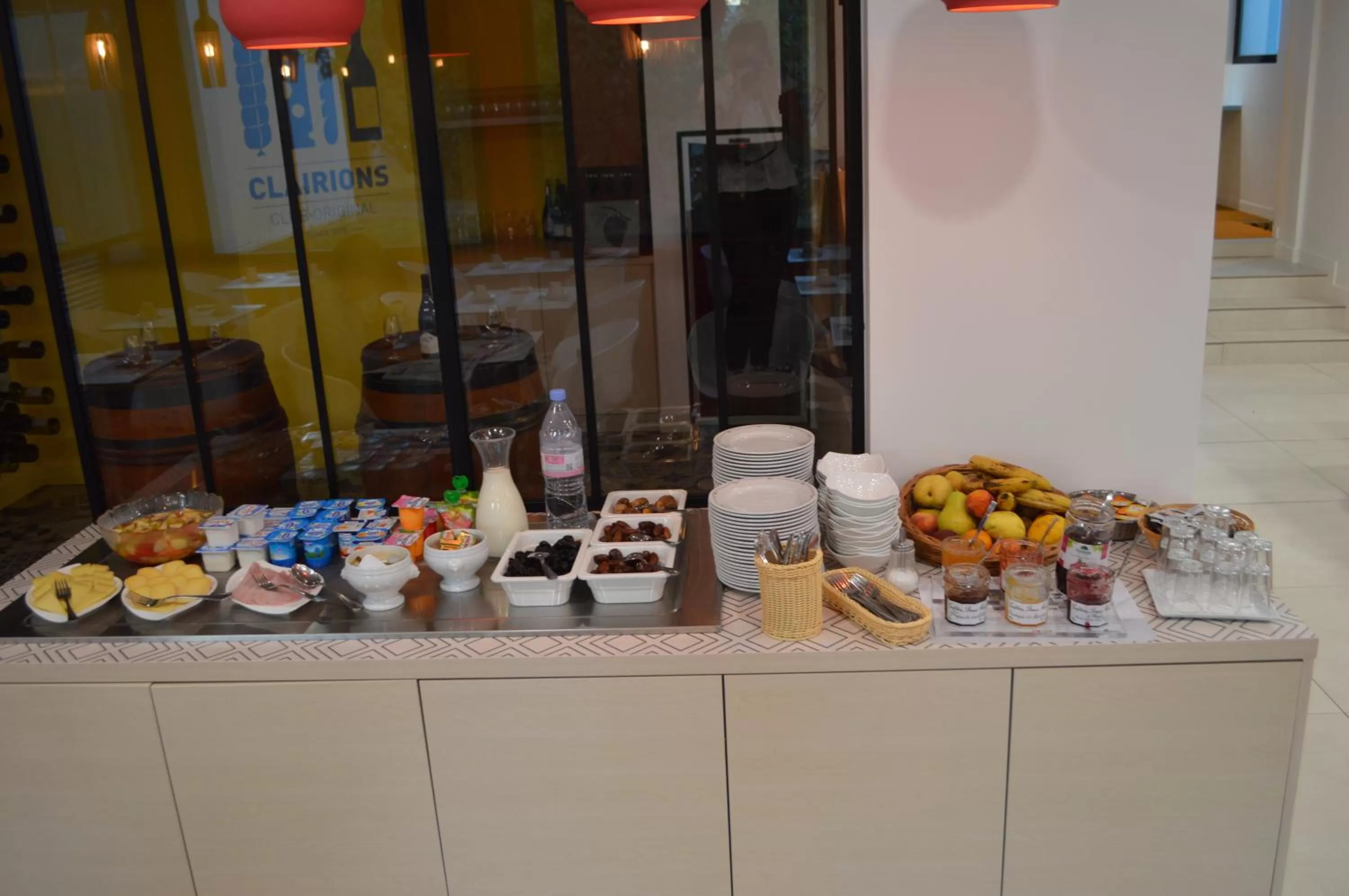 Food in Hôtel ibis Styles Auxerre Nord