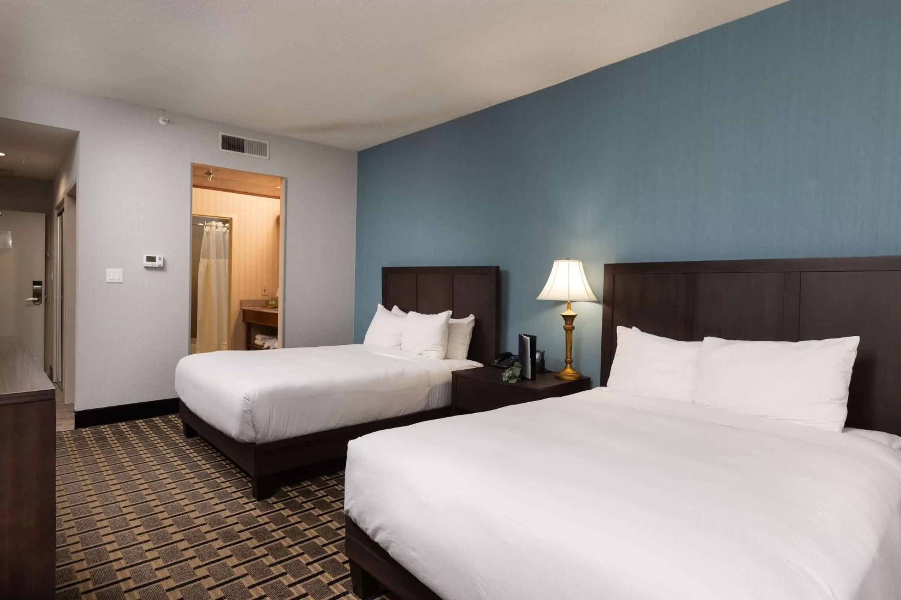 Bed in Inn at the Colonnade Baltimore - A DoubleTree by Hilton Hotel