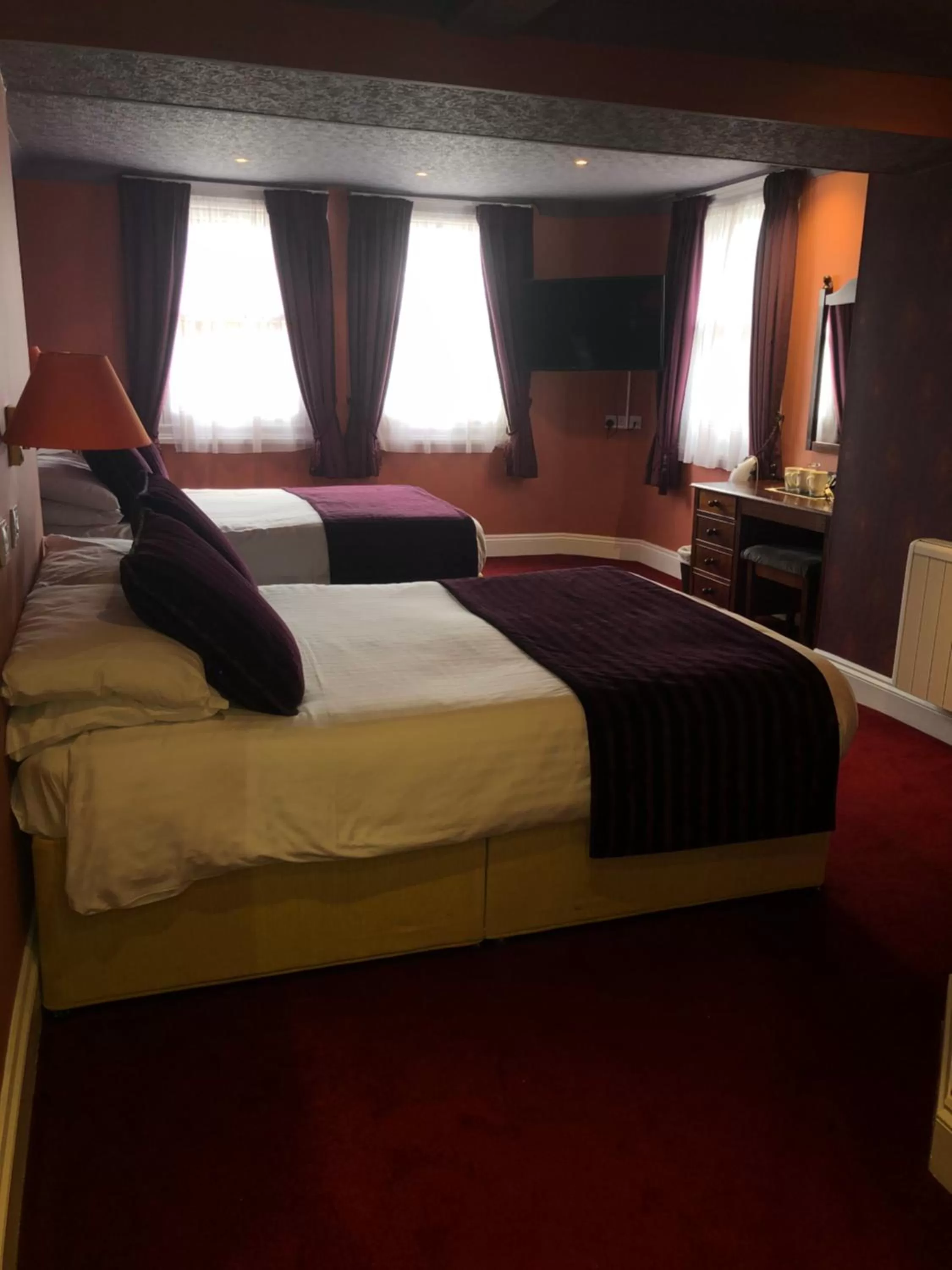 Bedroom, Bed in The Vine Hotel, Skegness