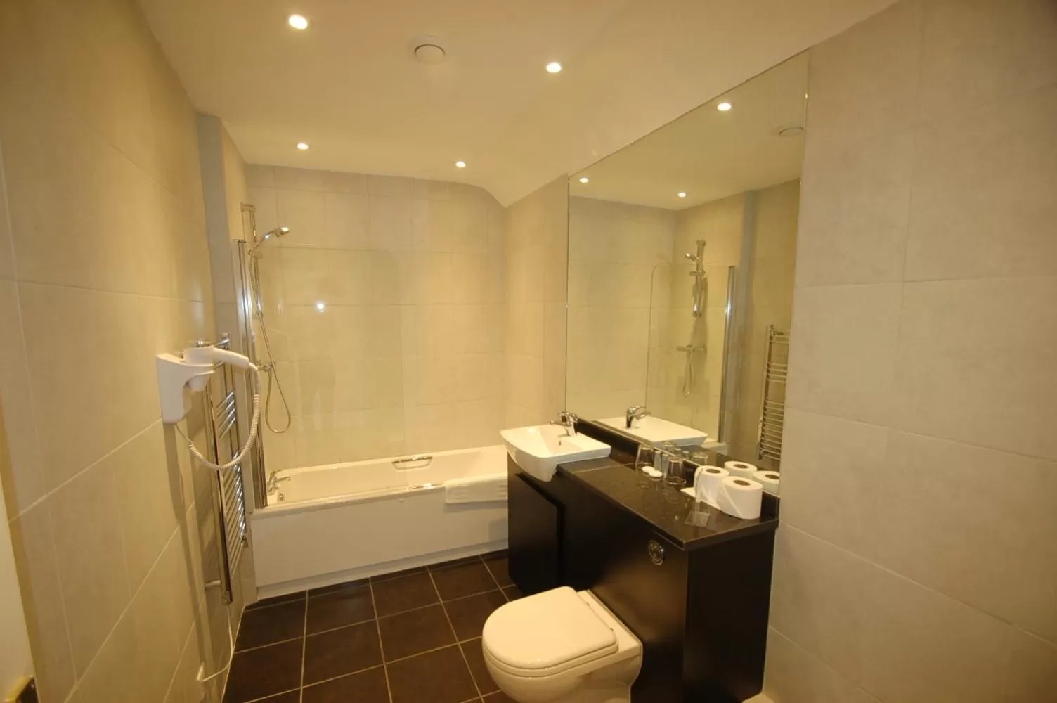 Bathroom in Kings Court Hotel Alcester, BW Signature Collection