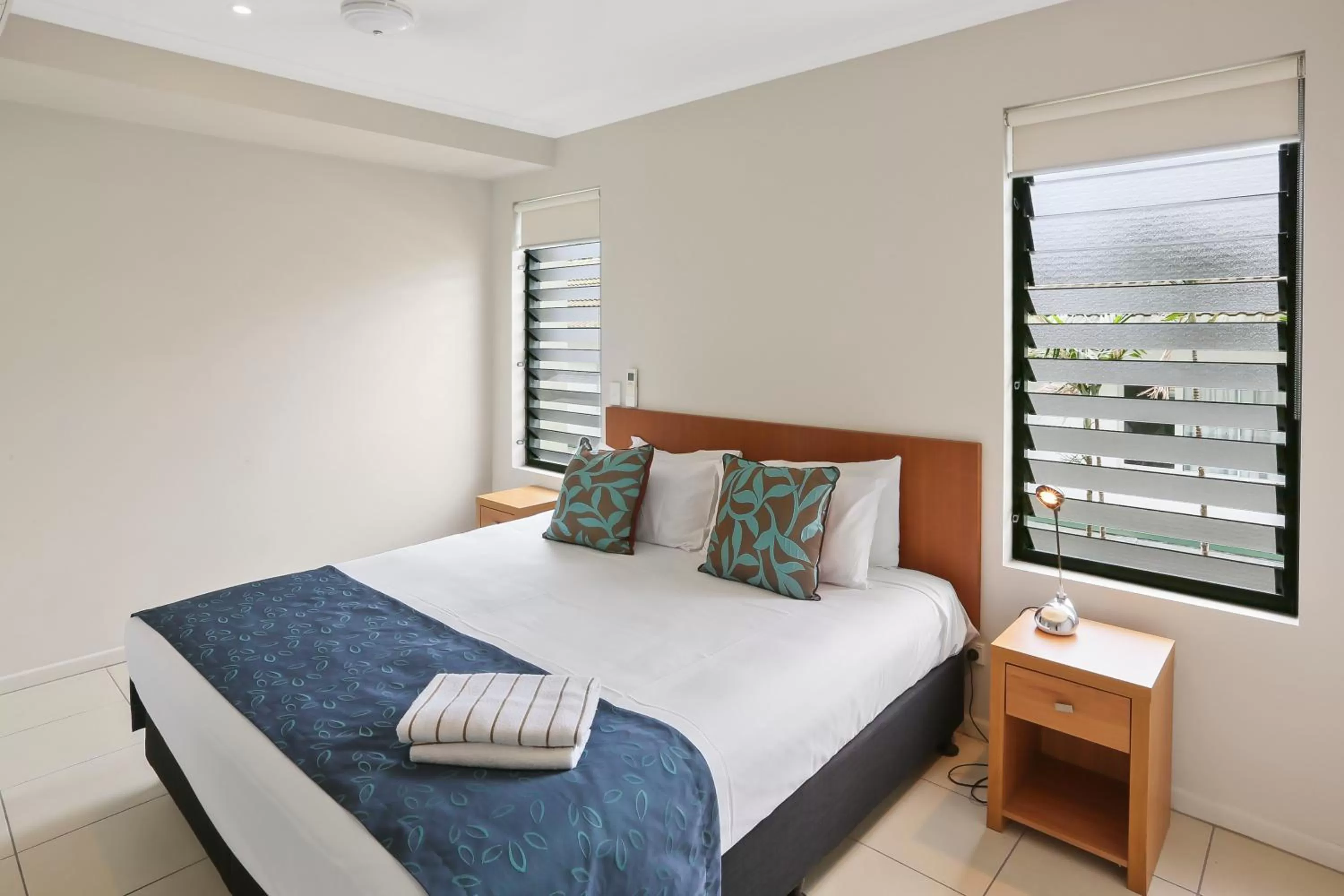 Bedroom, Bed in Sea Point on Trinity Beach