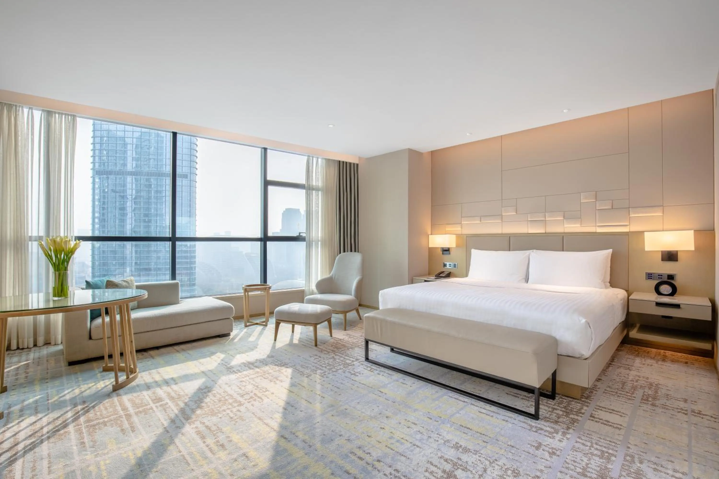 Bed in Chengdu Marriott Hotel Financial Centre