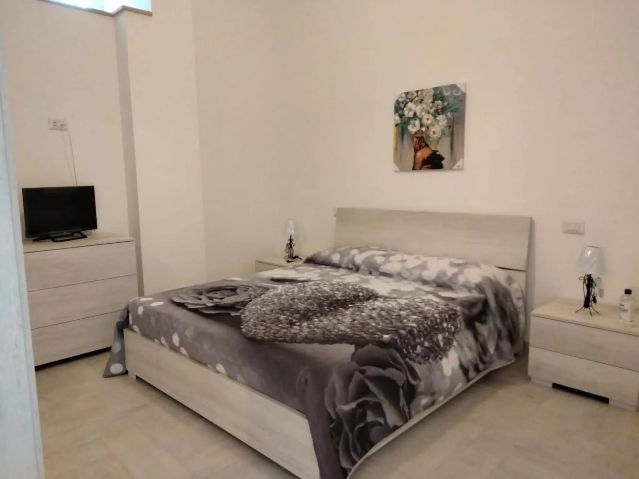 Bed in CASA RED ROSE