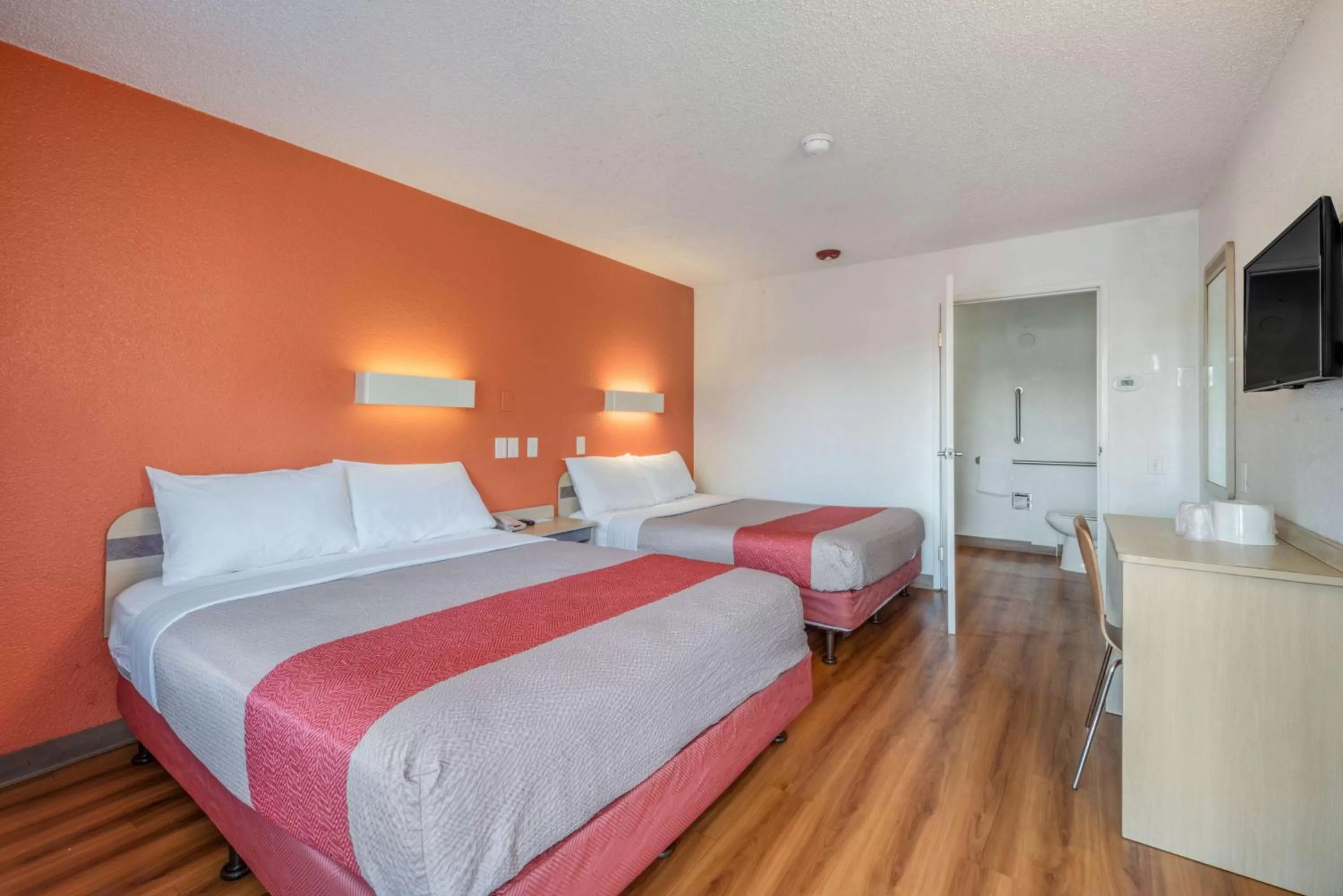 Bedroom, Bed in Motel 6-Fairfield, CA - North