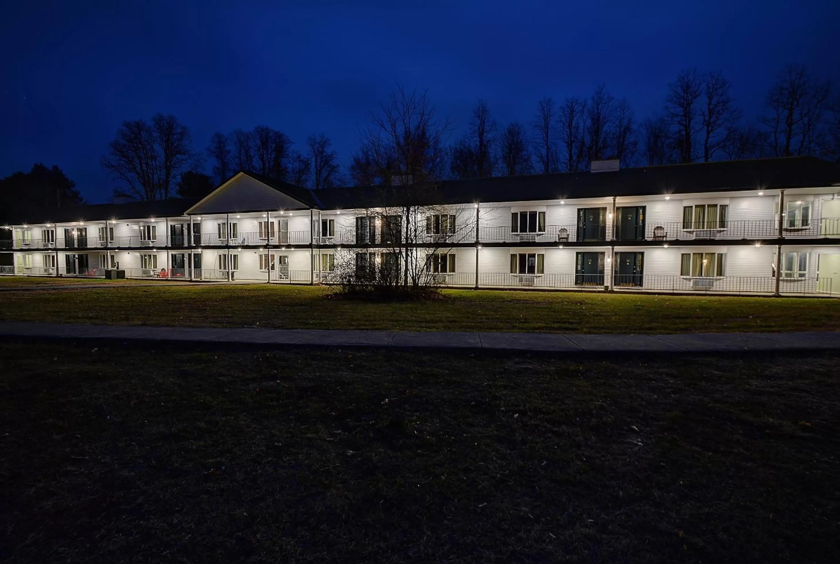 Property building in Colonial Motel and Spa