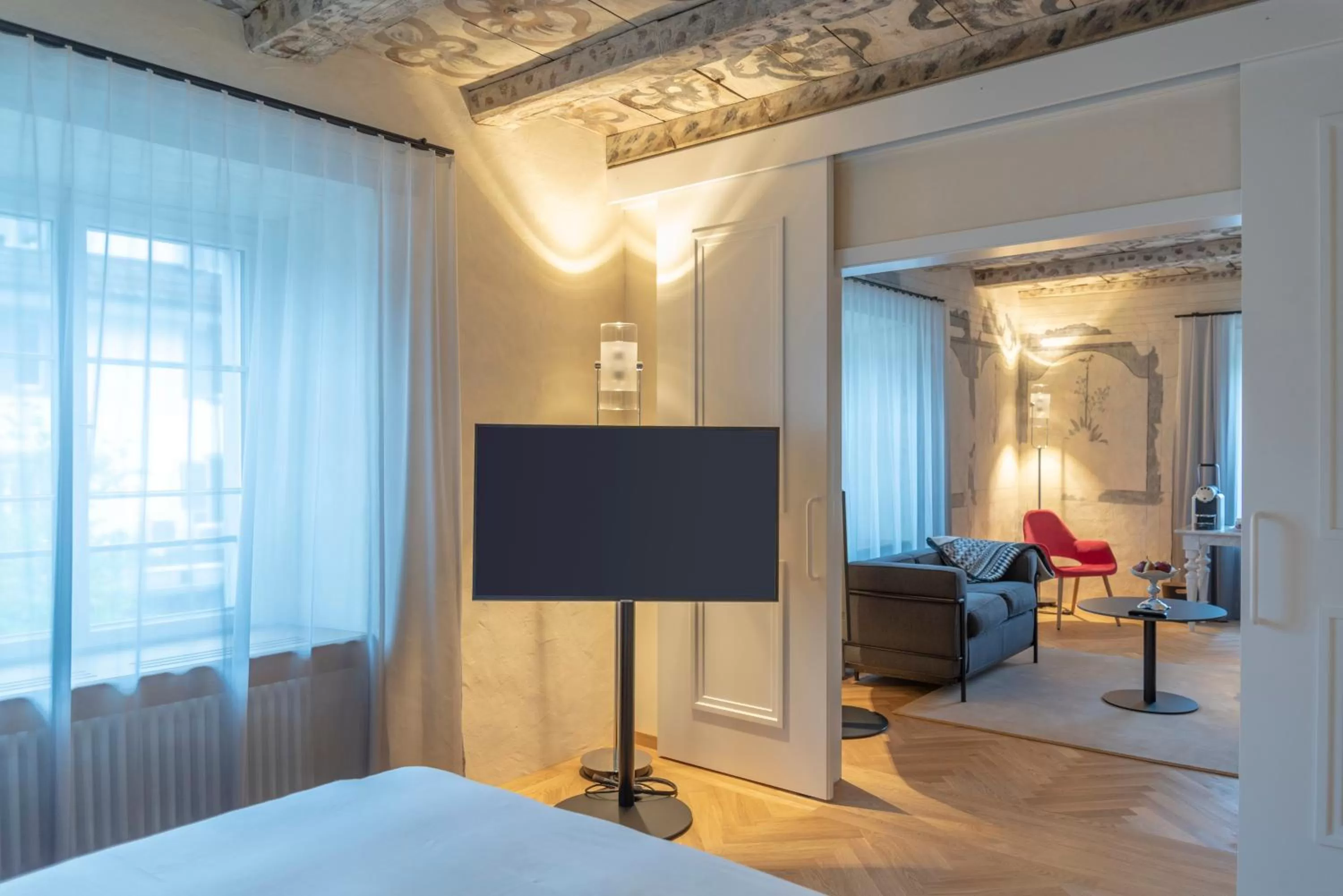 TV and multimedia, Bed in CASPAR Swiss Quality Hotel