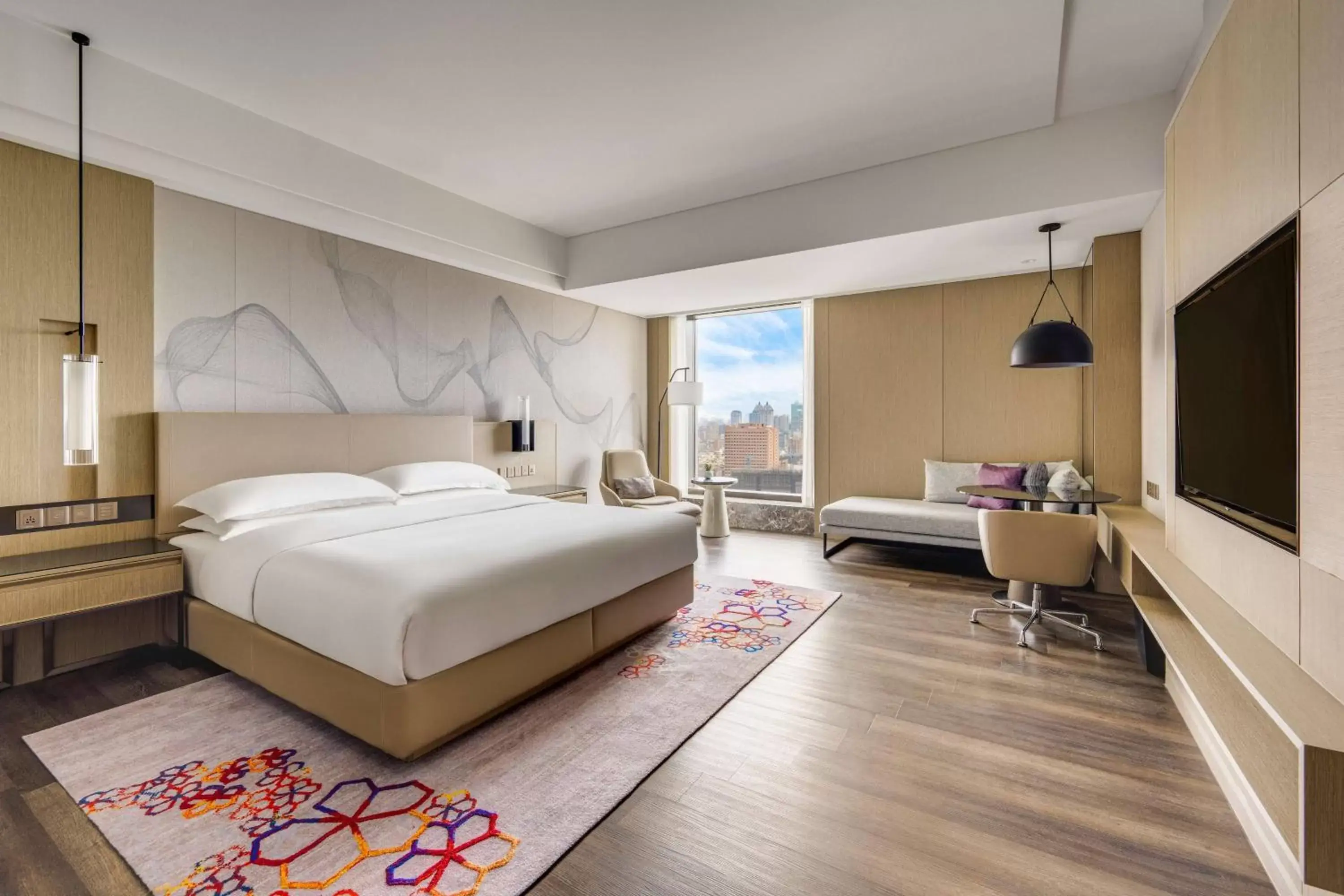 Classic Guest room with 1 King in Kaohsiung Marriott Hotel Classic Guest room with 1 King in Kaohsiung Marriott Hotel