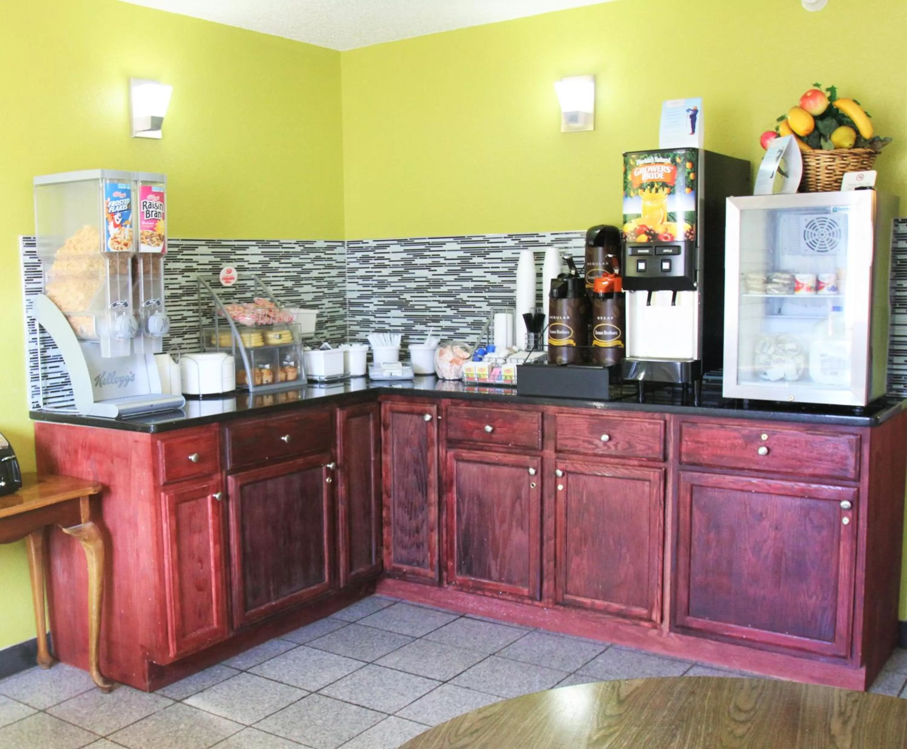 Breakfast in Super 8 by Wyndham South Boston VA