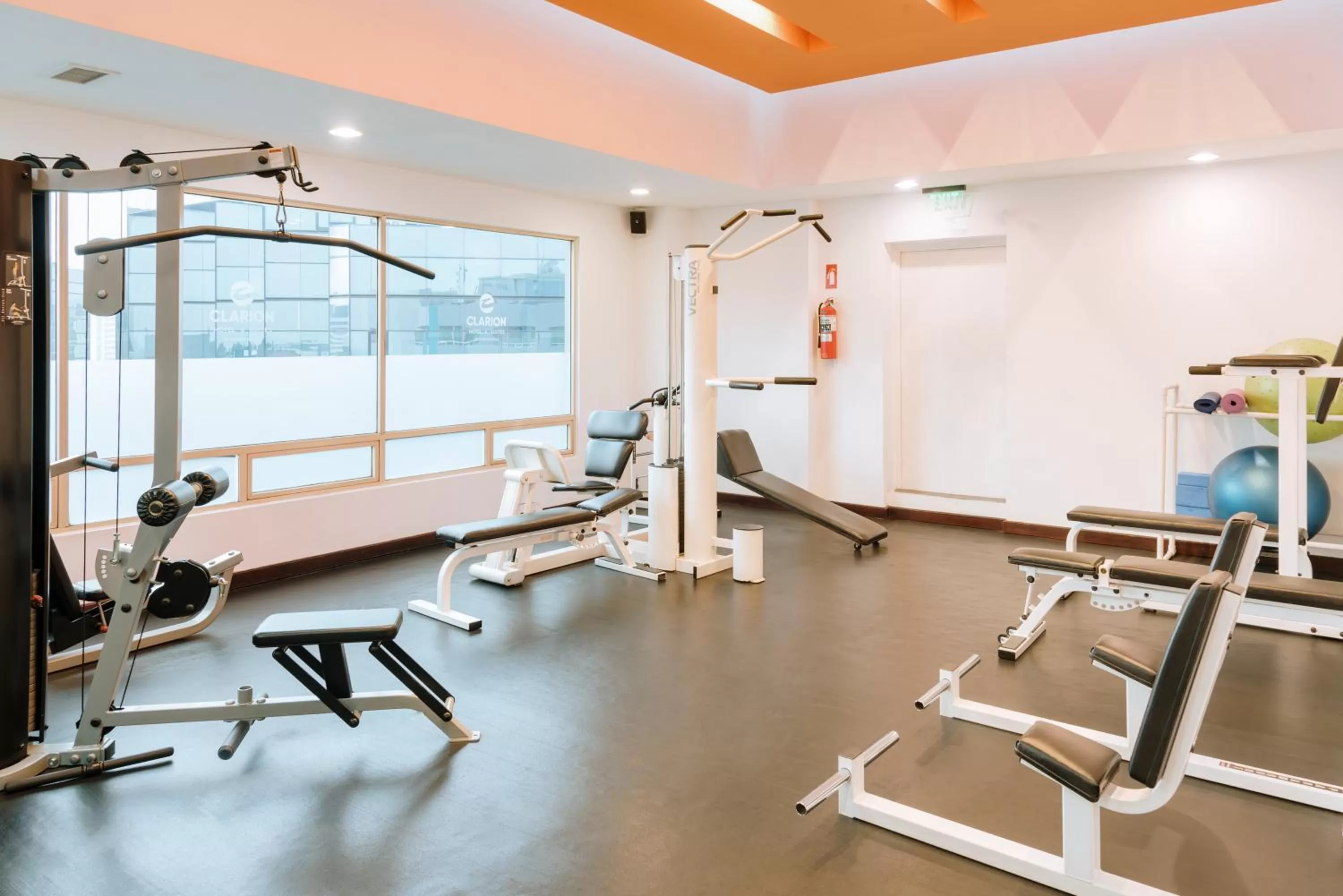 Fitness centre/facilities in Clarion Suites Guatemala City