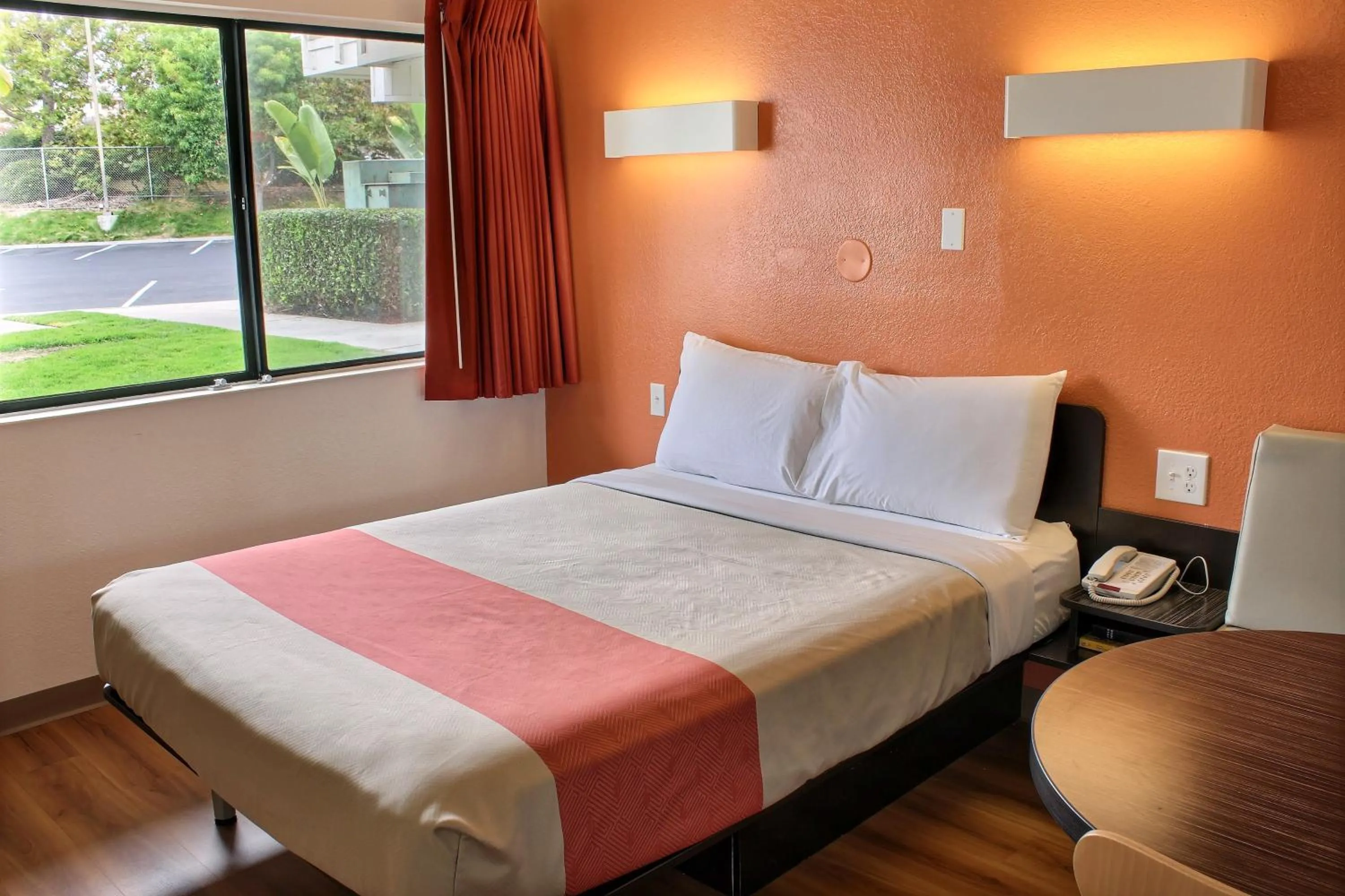 Bedroom, Bed in Motel 6-Pismo Beach, CA