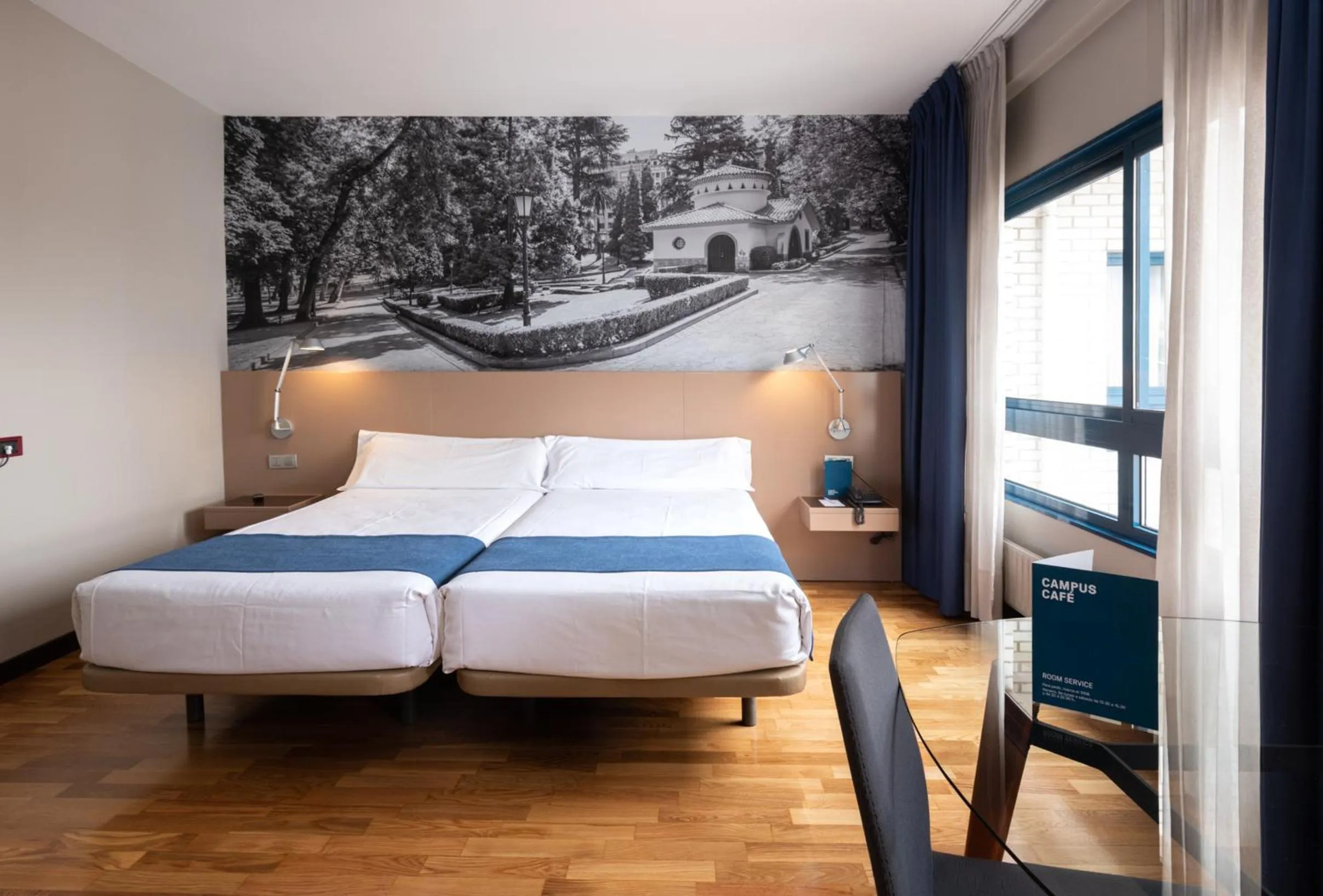 Bed in Aparthotel Campus