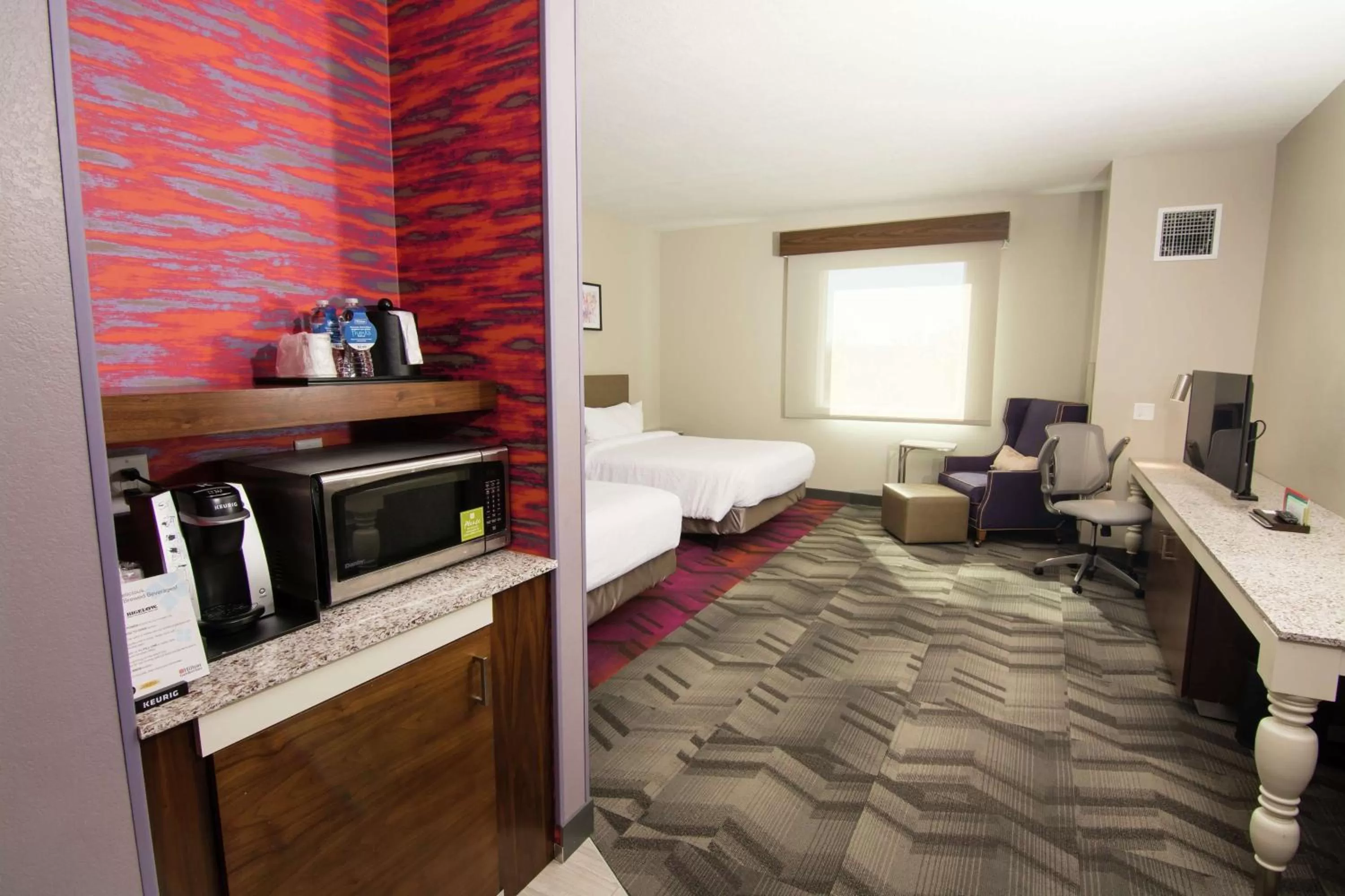 Queen Suite with Two Queen Beds and Roll-In Shower - Mobility Access/Non-Smoking in Hilton Garden Inn Tampa Suncoast Parkway