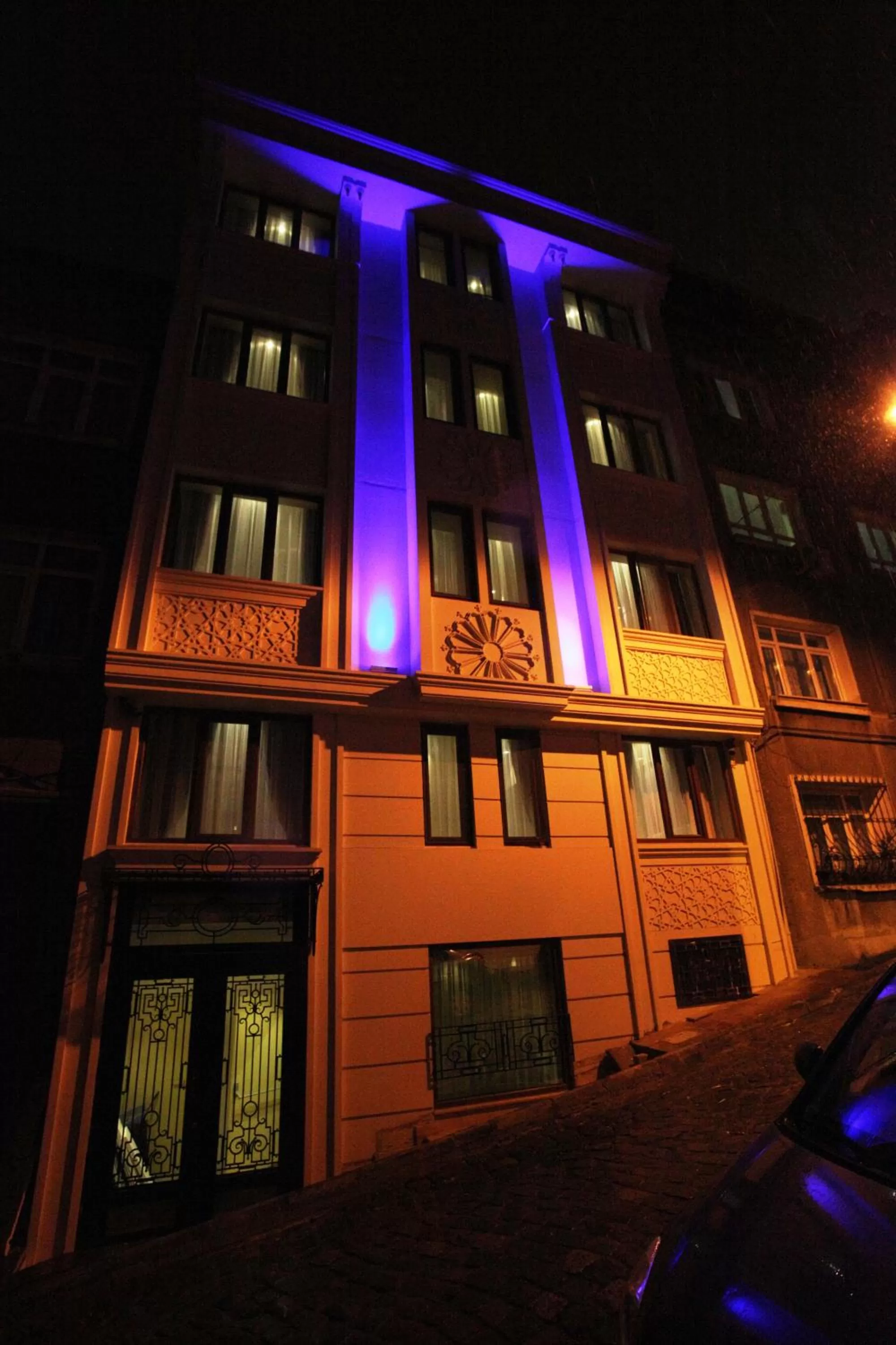 Property building in Reyyan Hotel