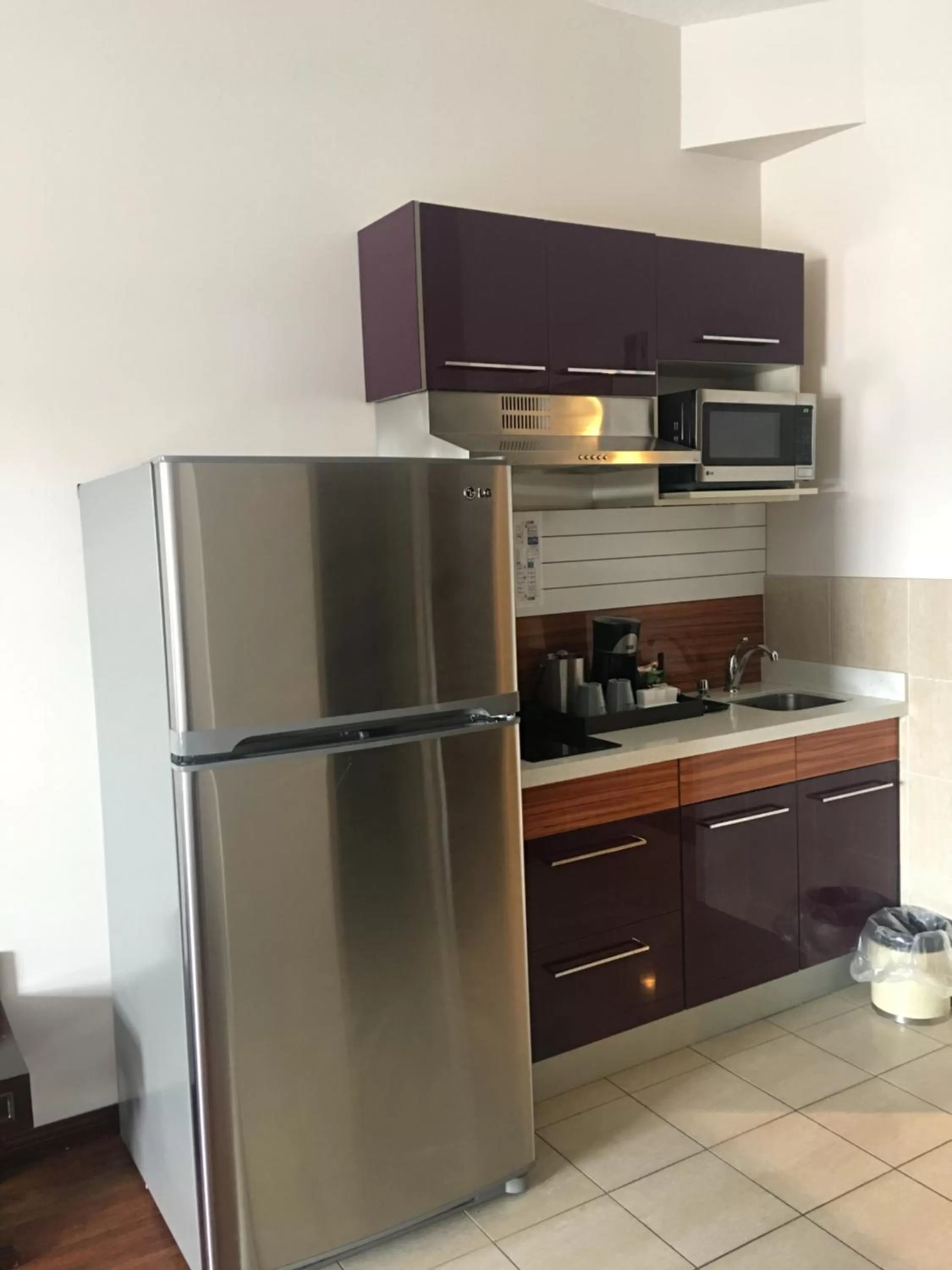 Kitchen or kitchenette in Days Inn & Suites by Wyndham Fort Saskatchewan