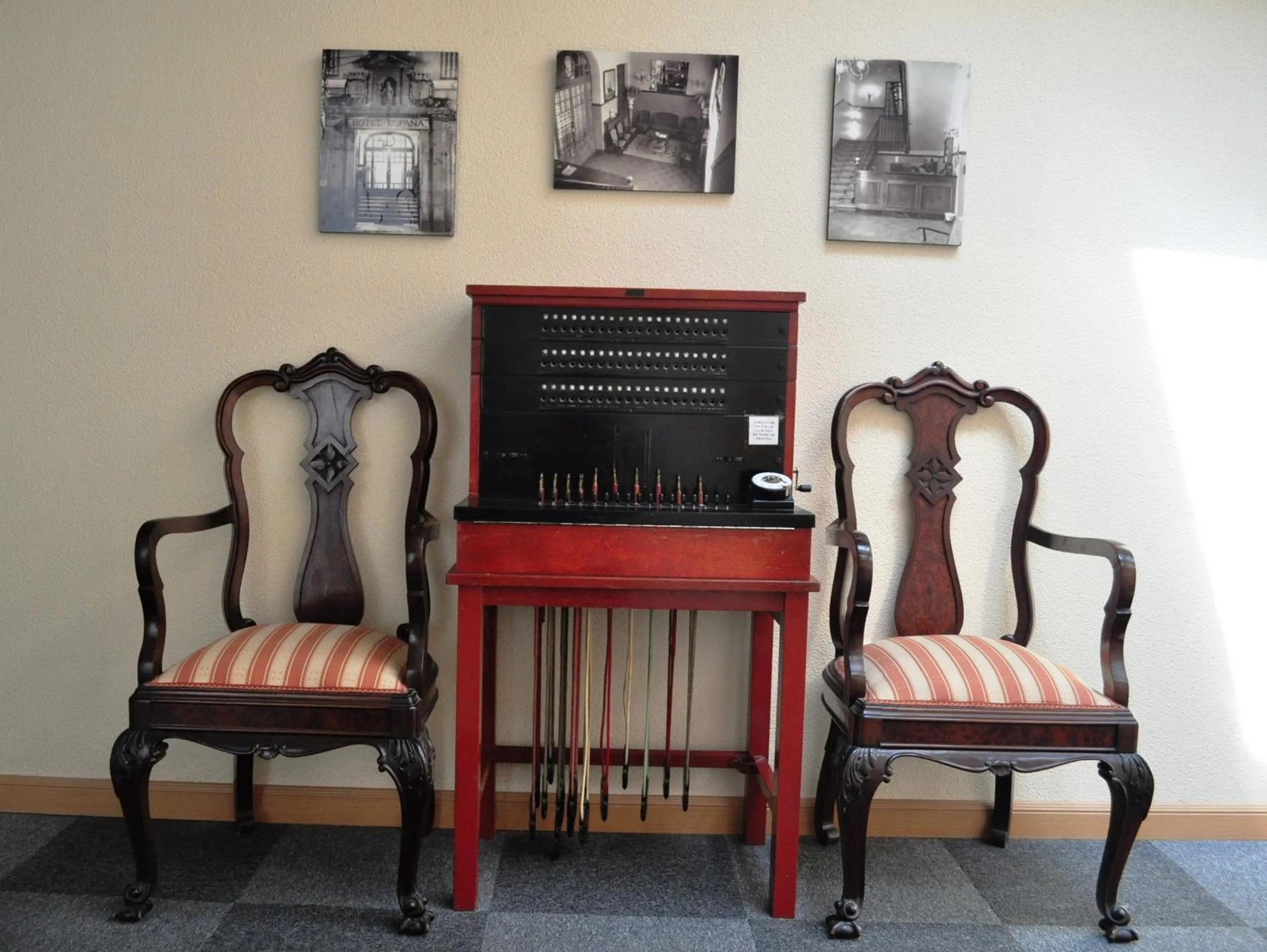 Seating area in Hotel España