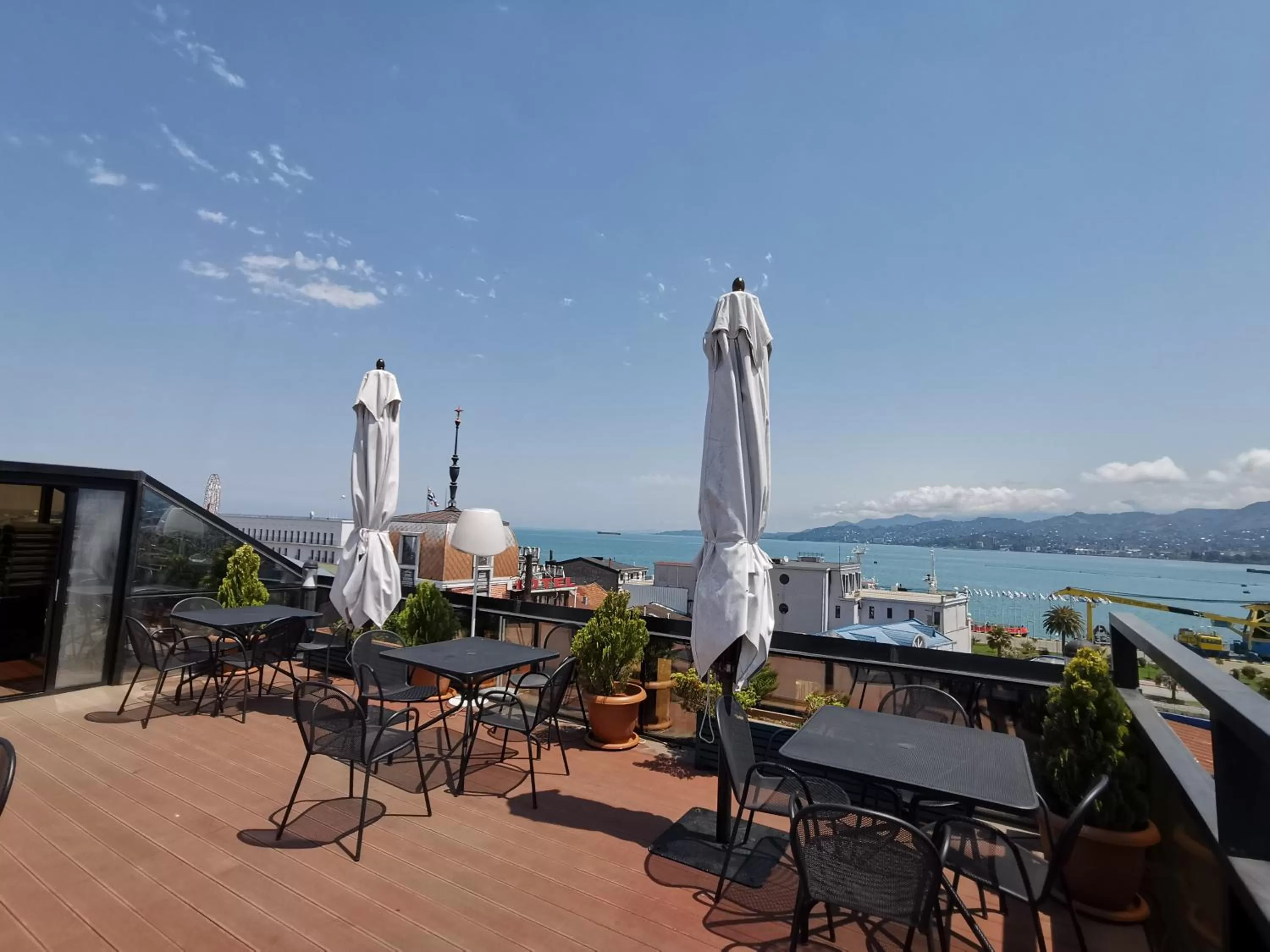 Restaurant/places to eat in Hotel Old Town