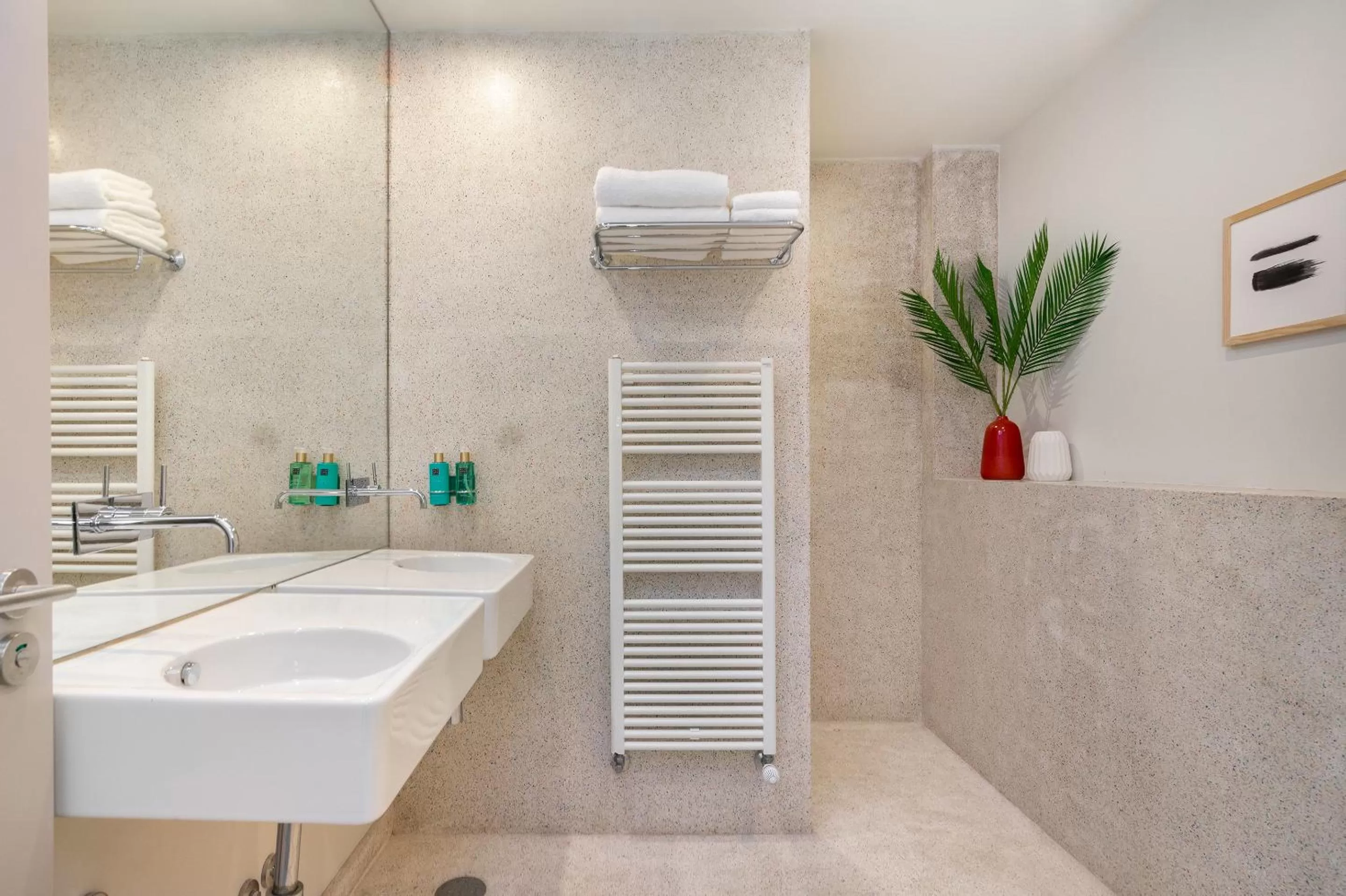 Shower in Canto De Luz - Luxury Maison