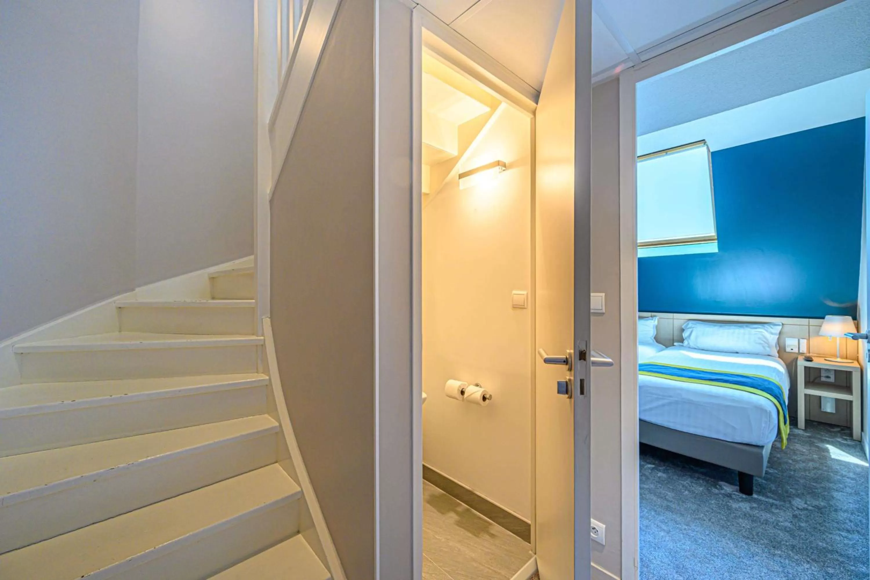 Bedroom, Bed in Best Western Plus Hôtel Vannes Centre Ville