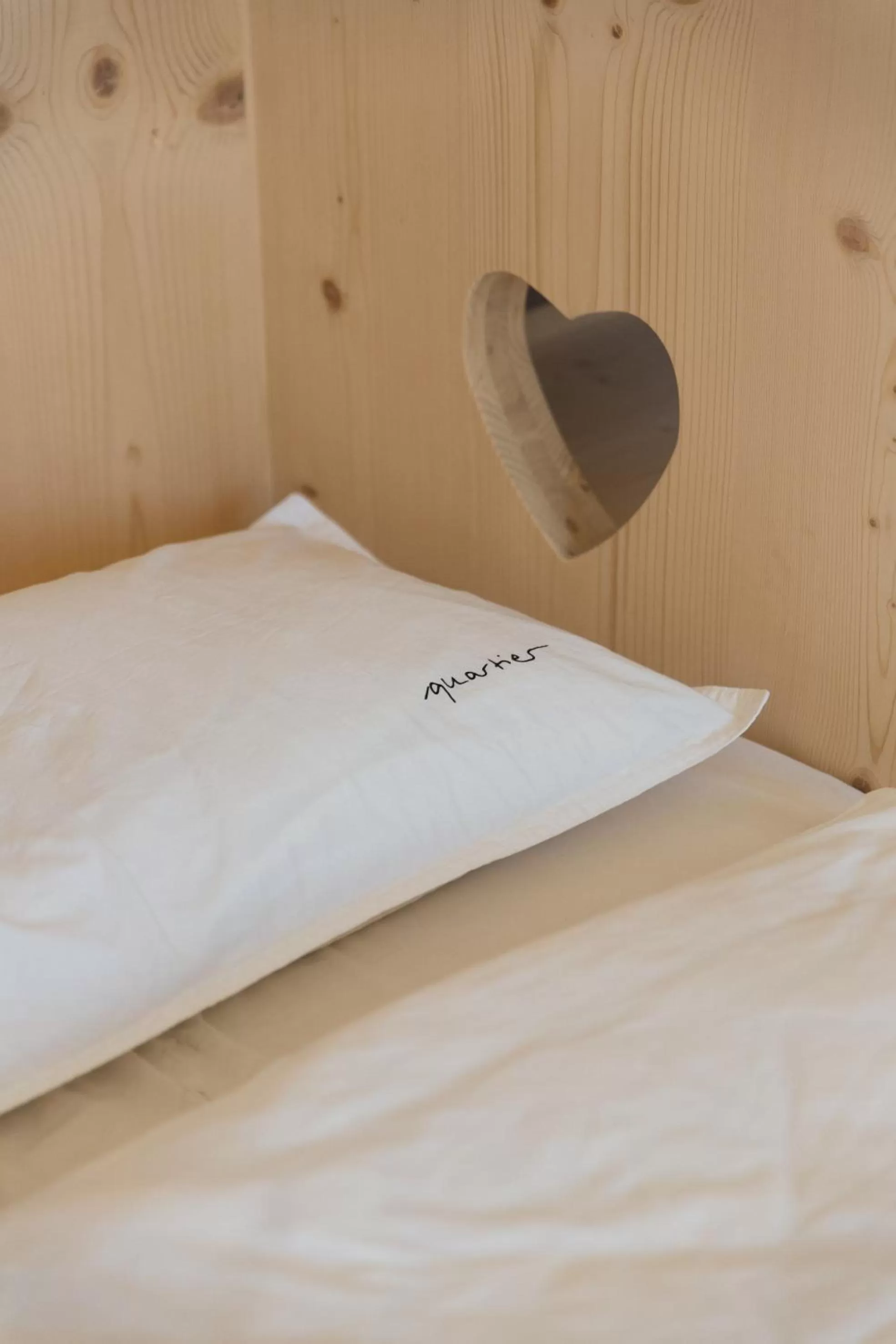 Bed in quartier - über Nacht in besonderer Architektur