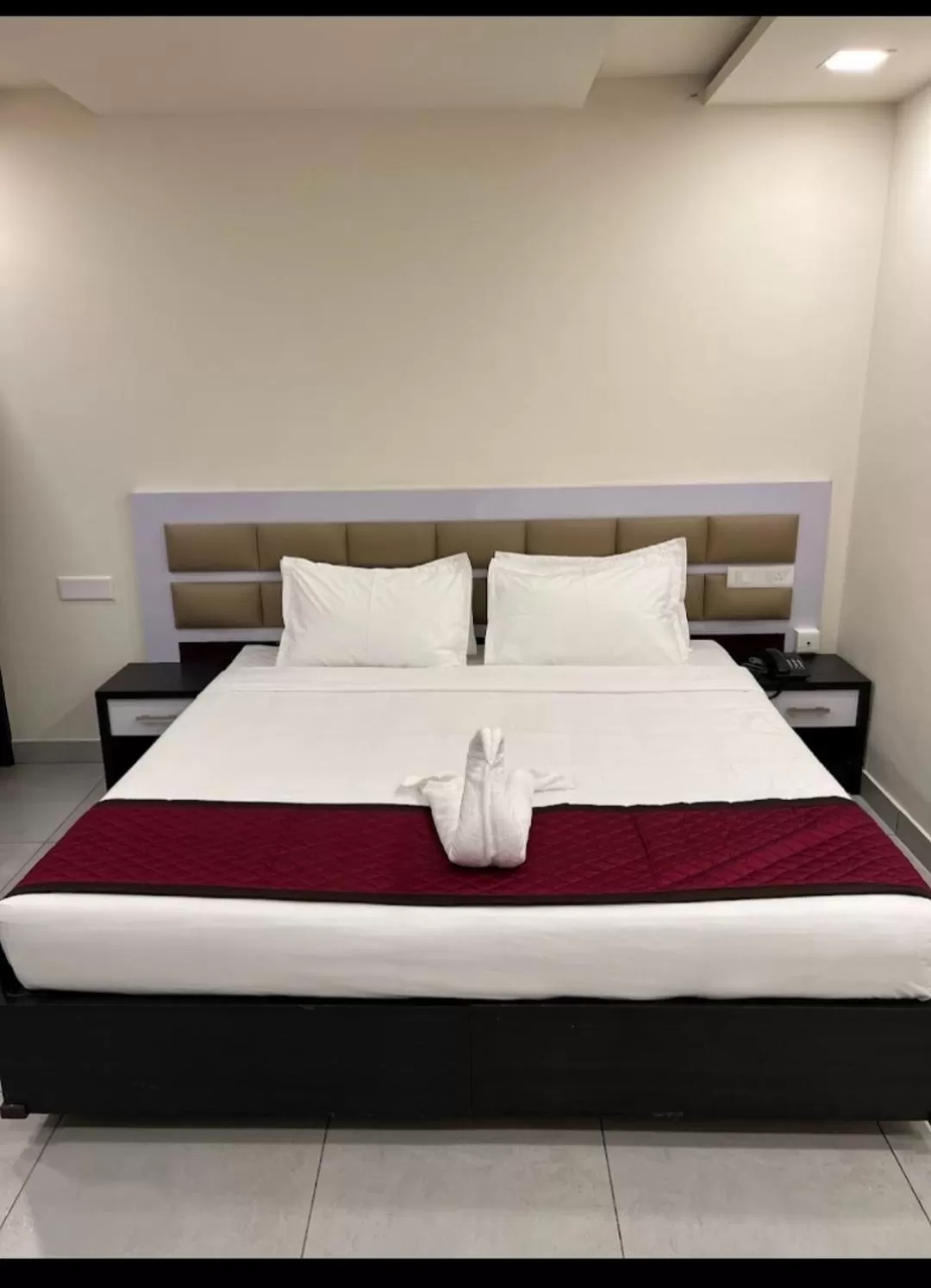 Photo of the whole room, Bed in Clarks Inn Express ,Sirkazhi