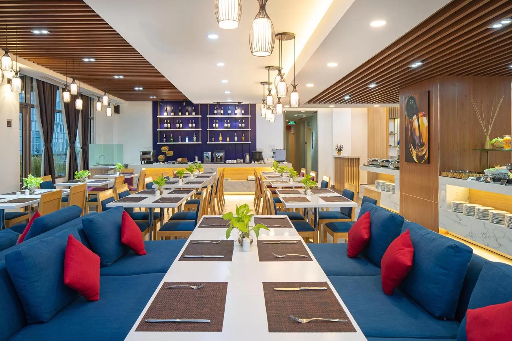 Restaurant/places to eat in Ibis Saigon South