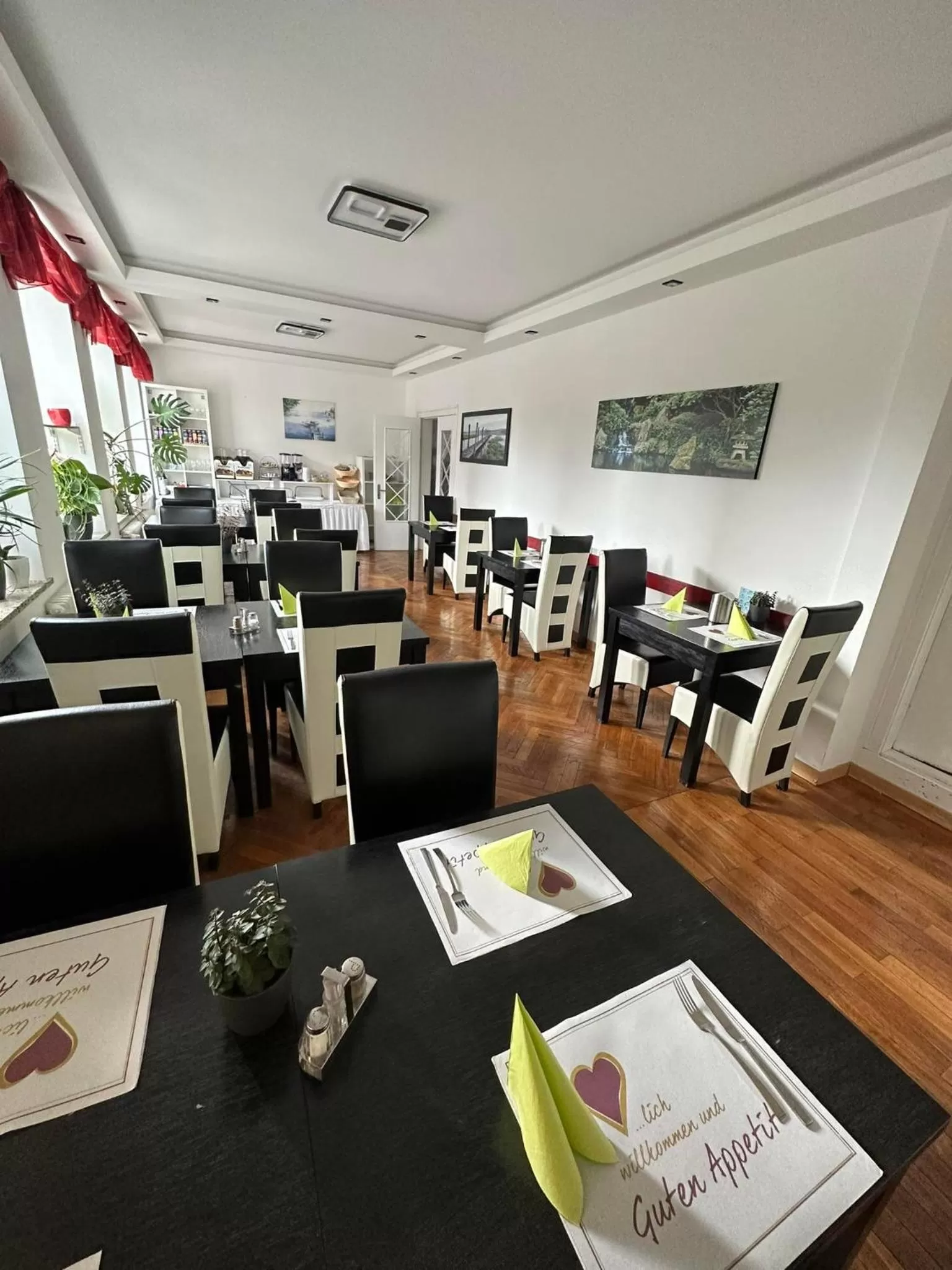 Restaurant/places to eat in Hotel Deutscher Hof