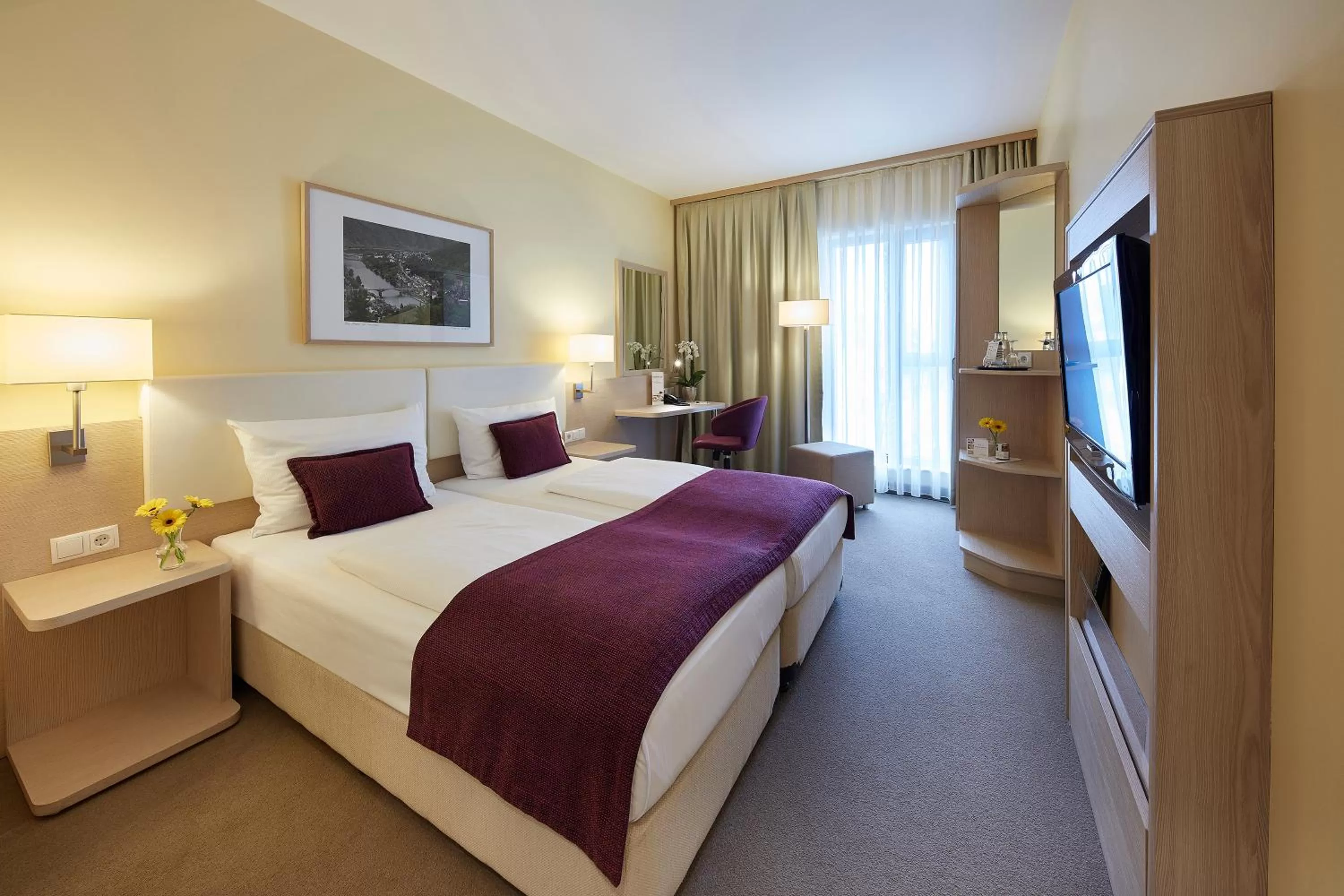 Photo of the whole room, Bed in GHOTEL hotel & living Koblenz