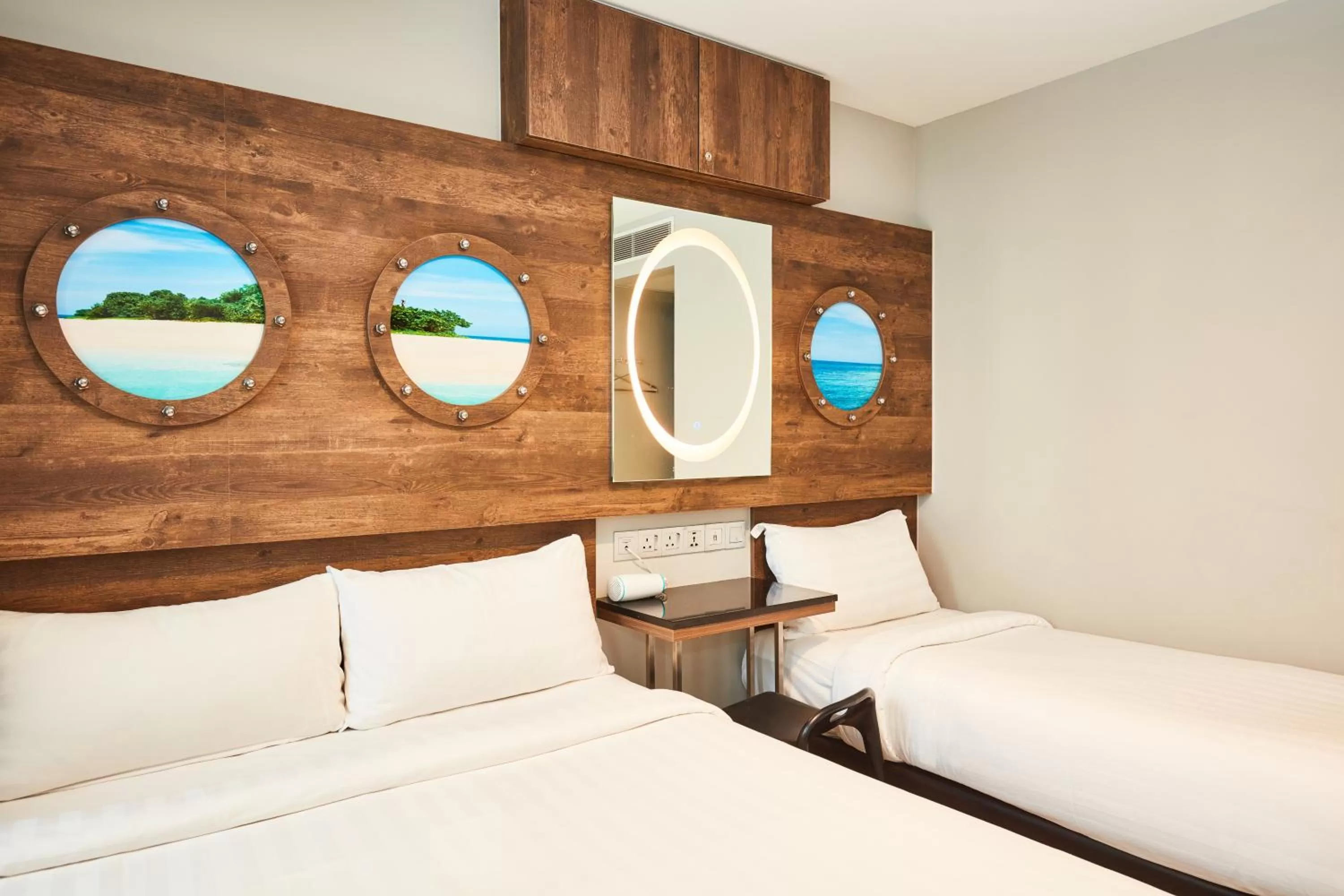 Bed in ibis budget Singapore Selegie