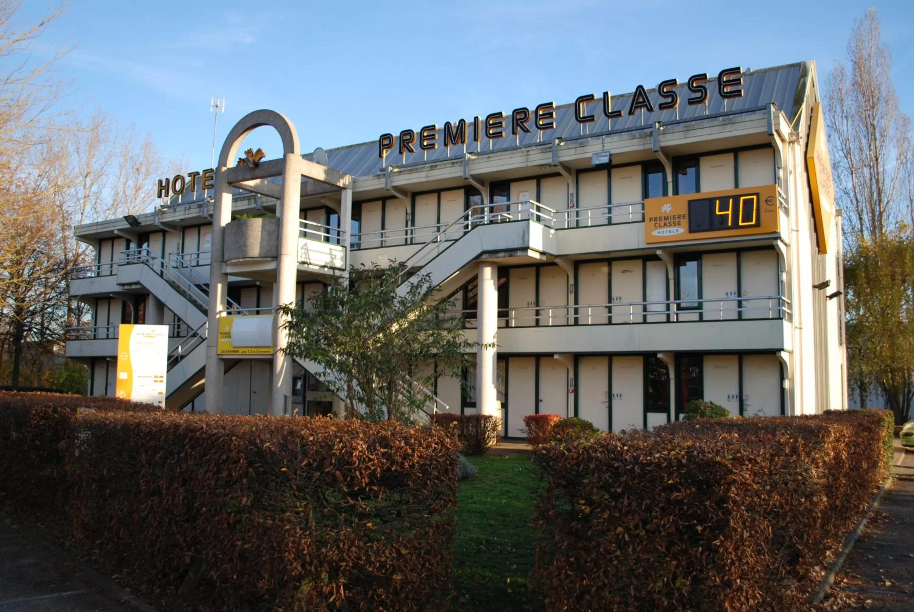 Facade/entrance in Premiere Classe Nancy Est Essey