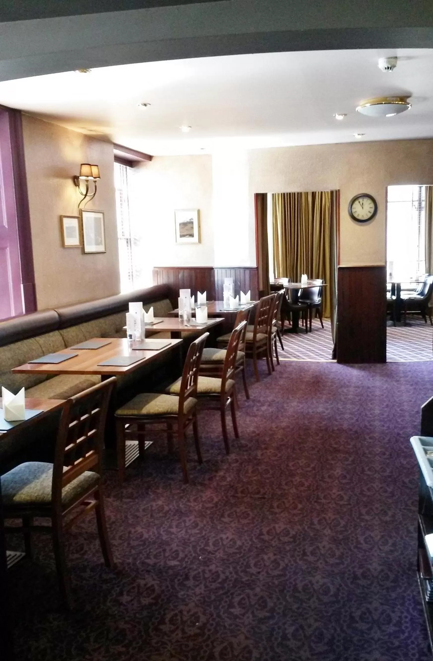 Restaurant/places to eat in Northern Hotel