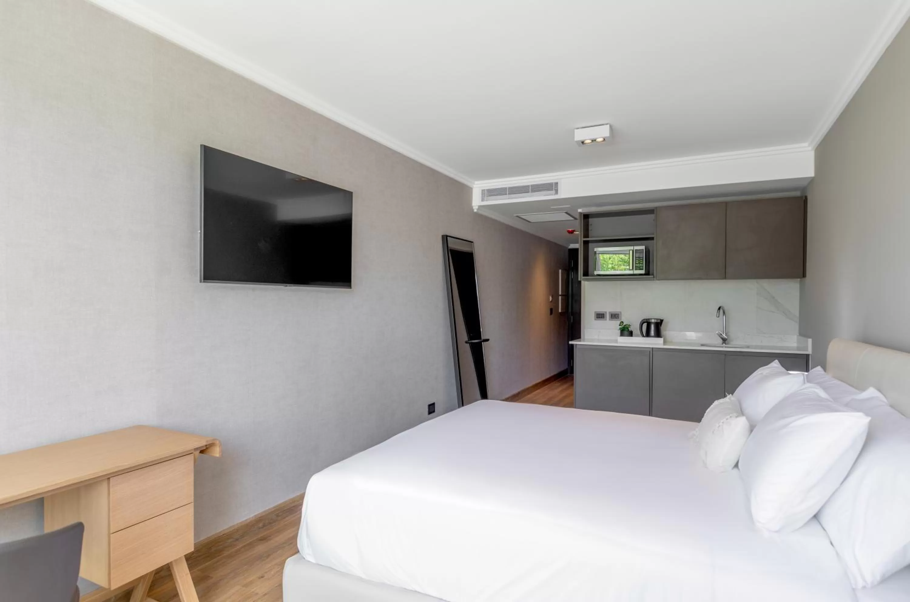 Bedroom, Bed in Hotel Solerios Mansa