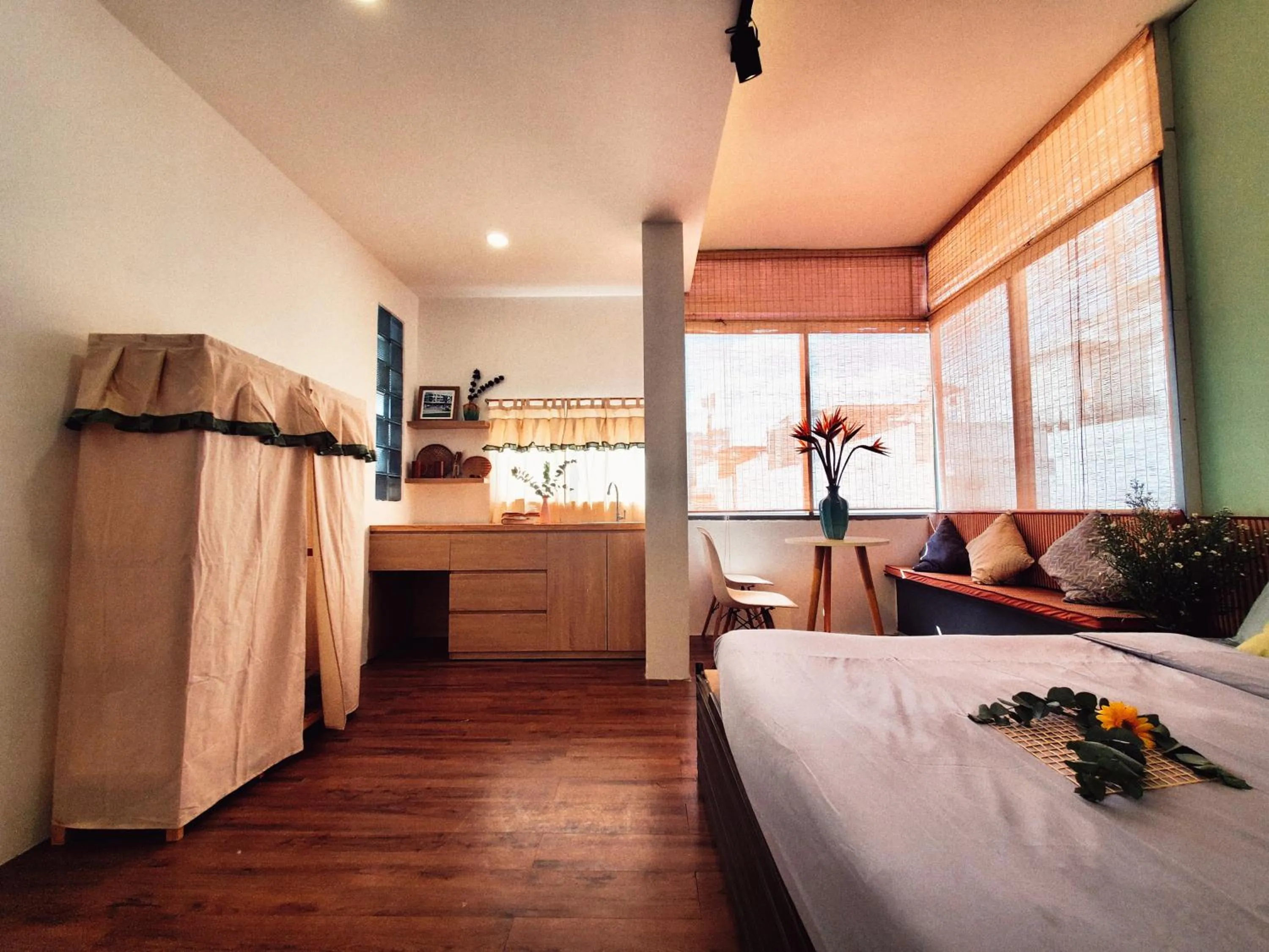 Kitchen or kitchenette, Bed in Coucou Homestead I - Homestay & Dorm District 1