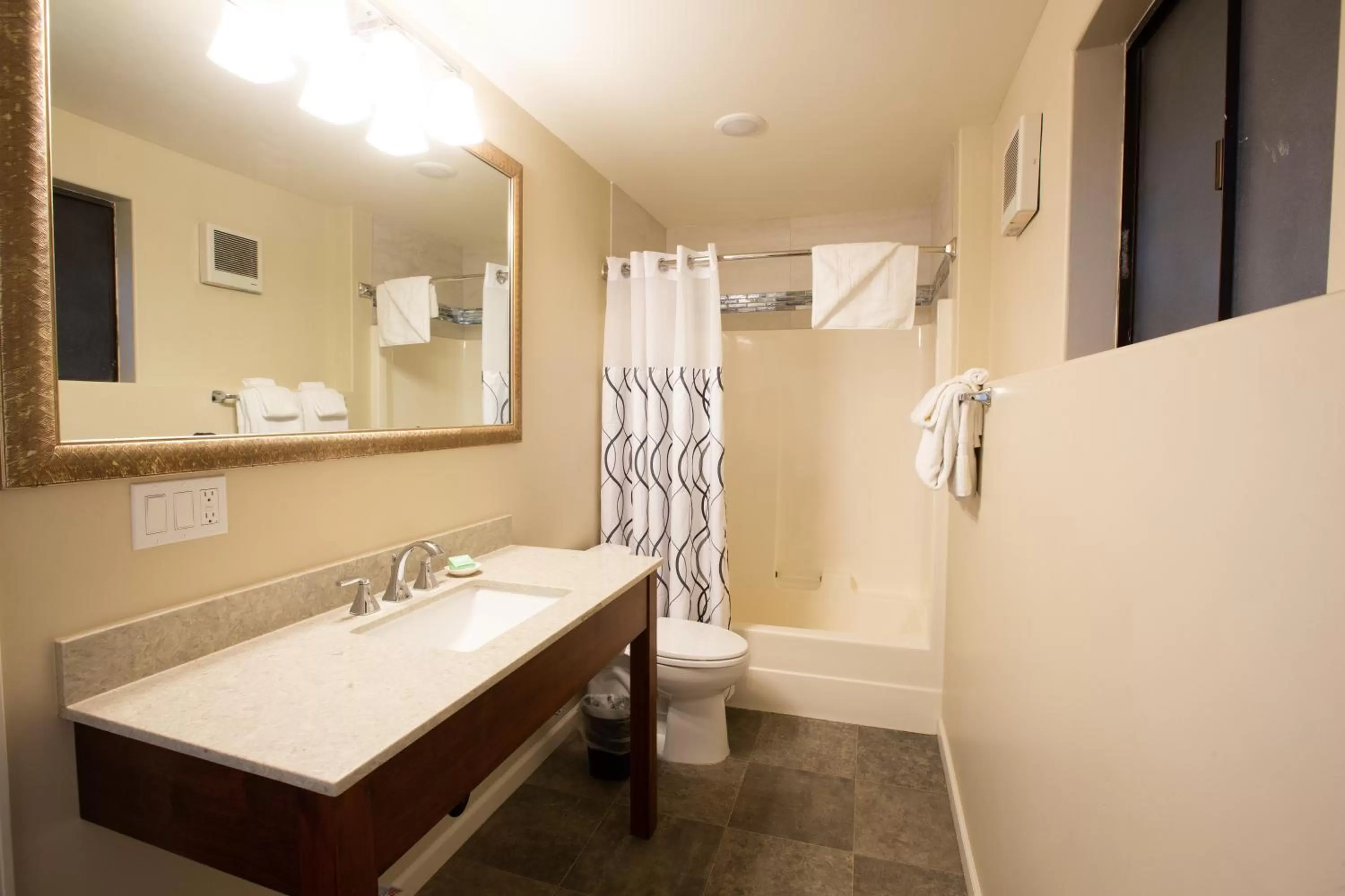 Moonlight Beach Motel