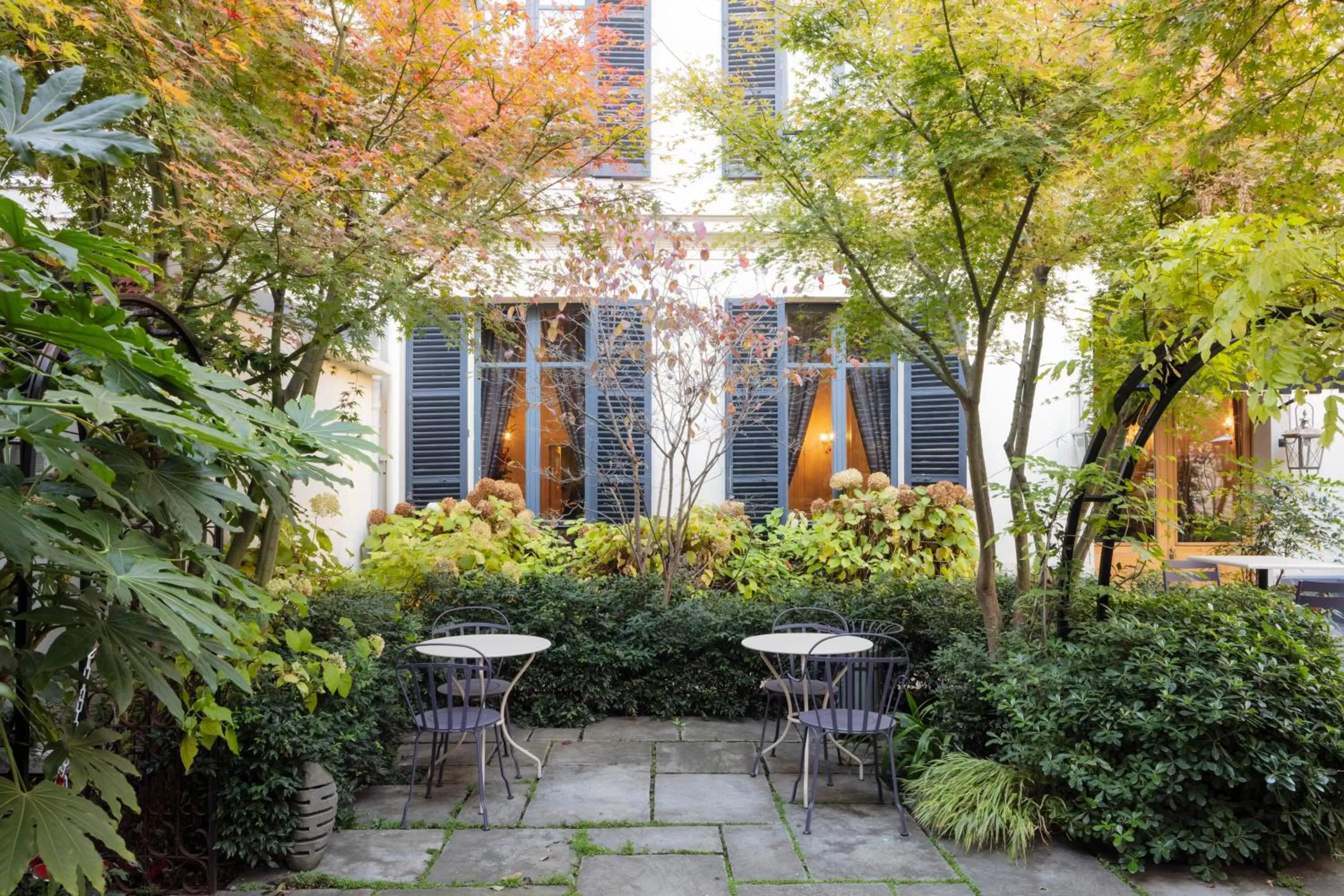 Garden in Hôtel Regent's Garden - Astotel