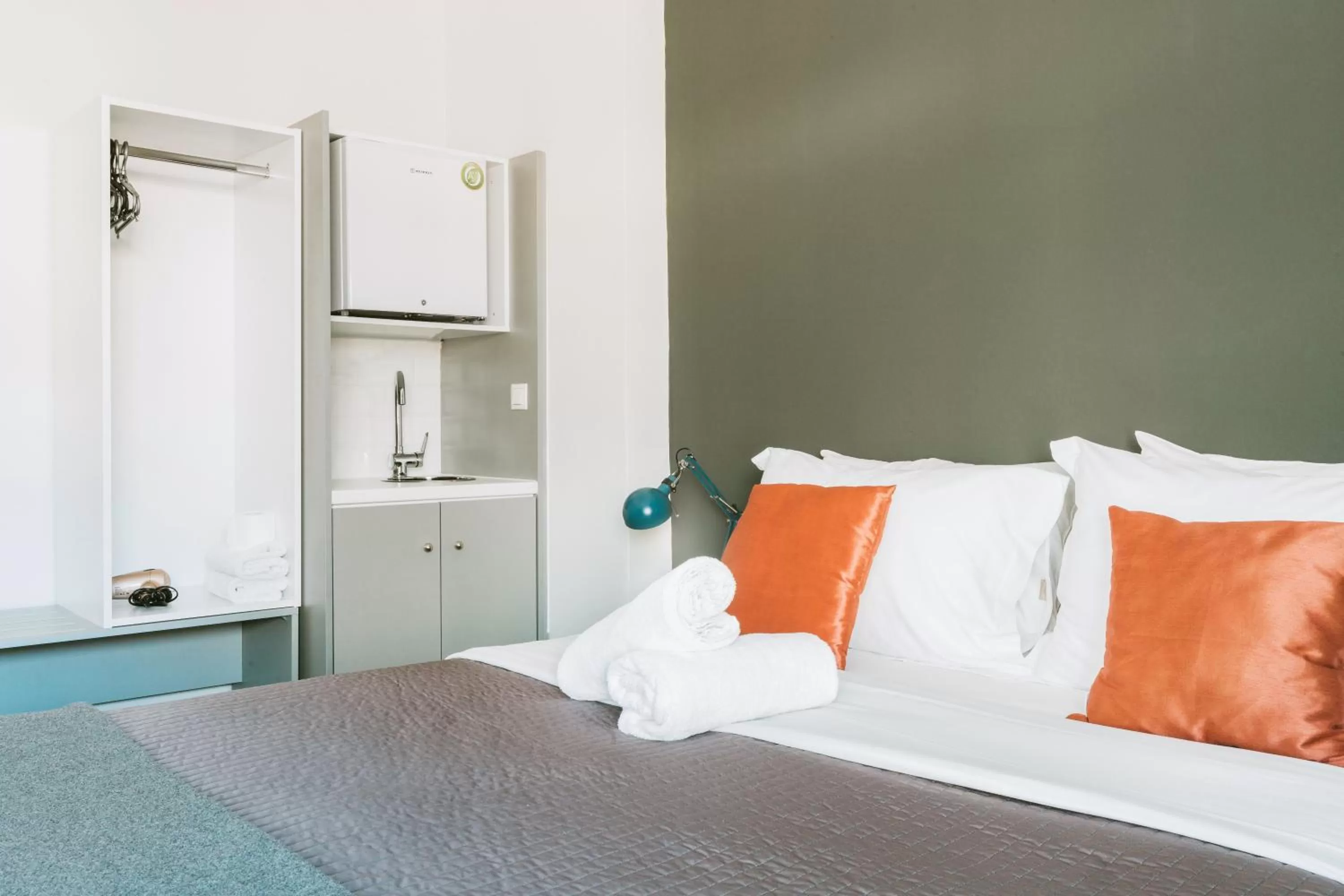 Kitchen or kitchenette, Bed in Athens Studios