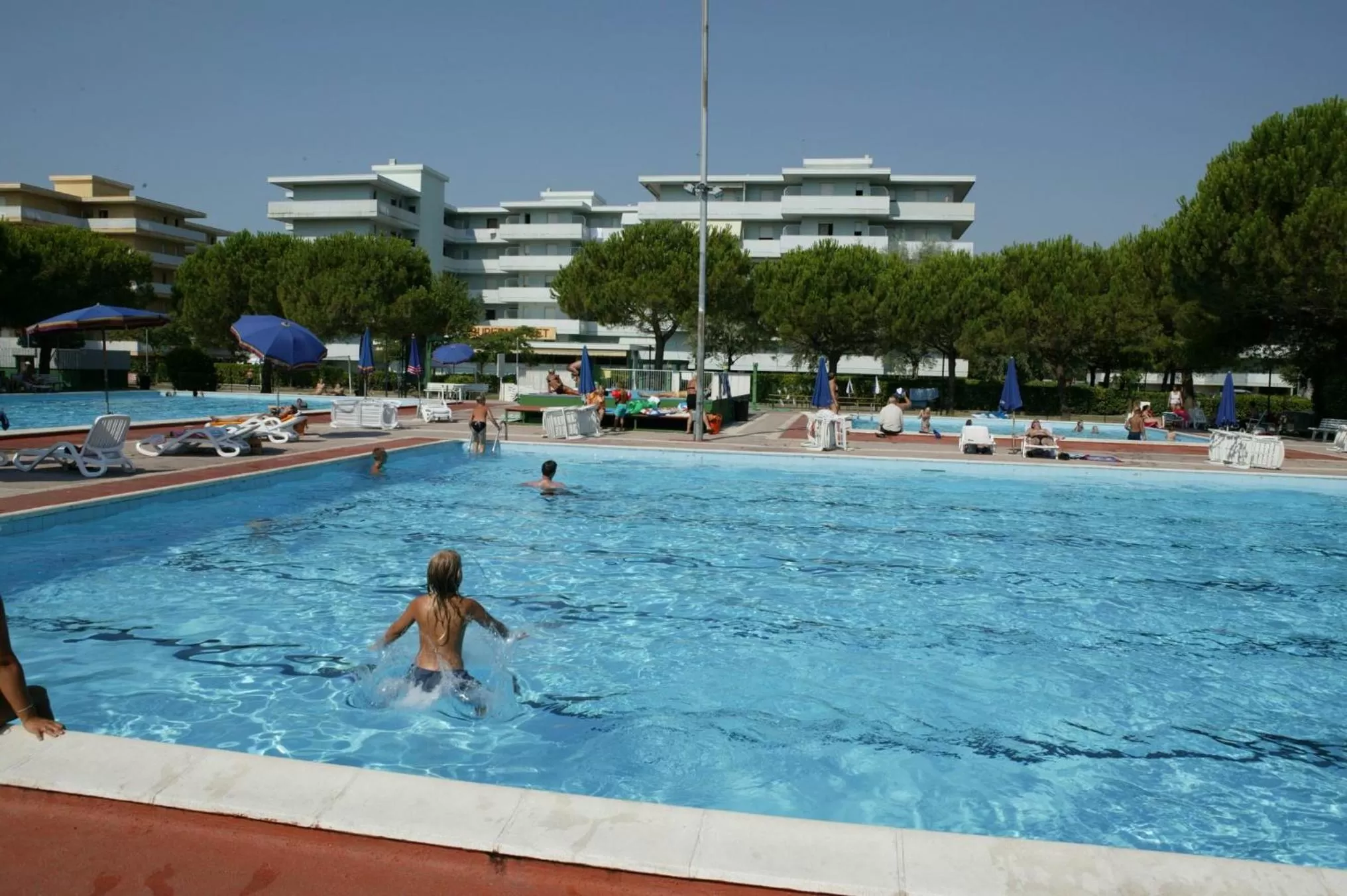 Swimming pool, Beach in Residence Valbella - GETURHOTELS