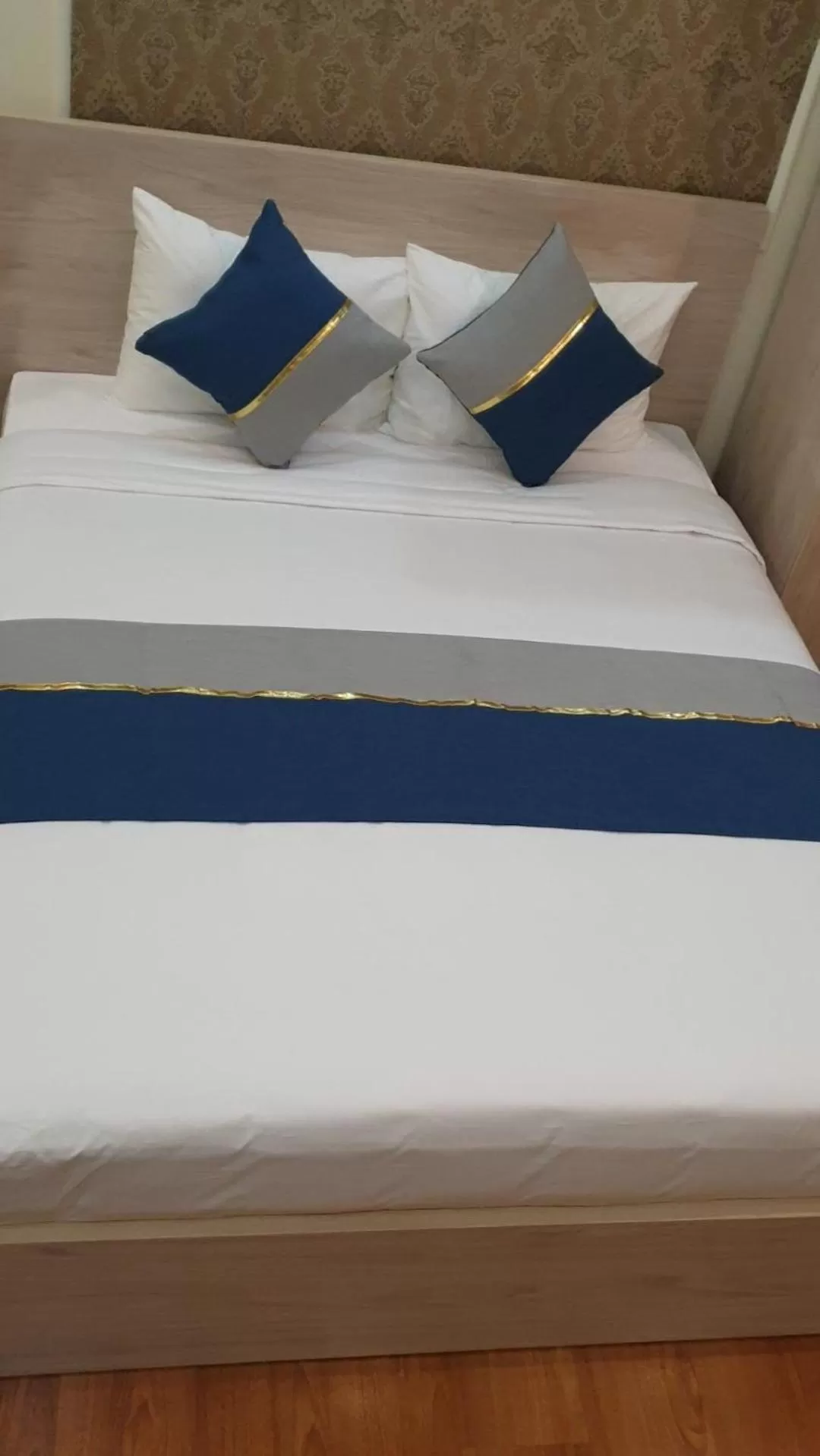 Bed in Chez Lotus Rose