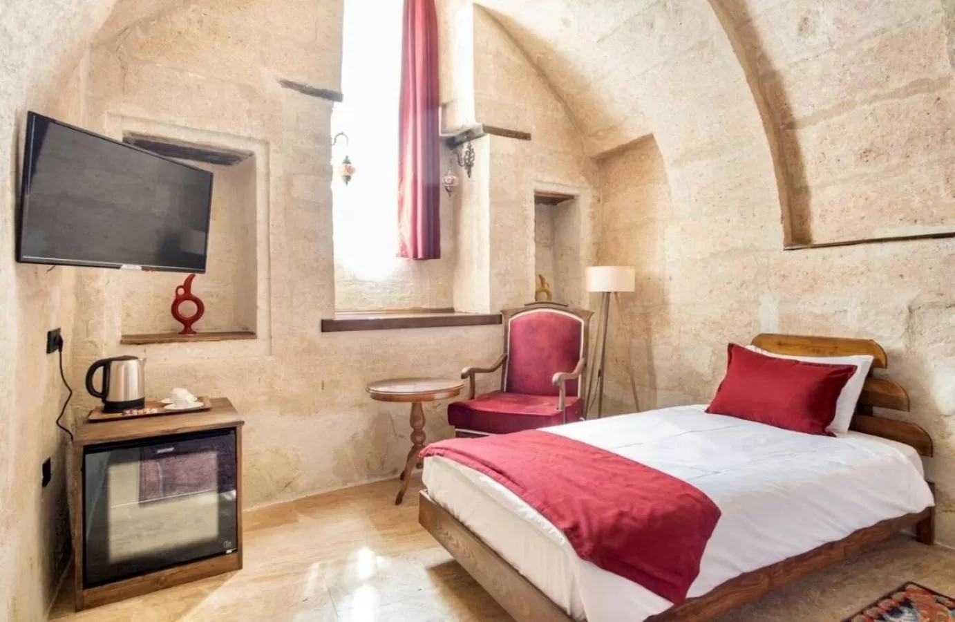 Bed in Uzay Cave Suite Hotel