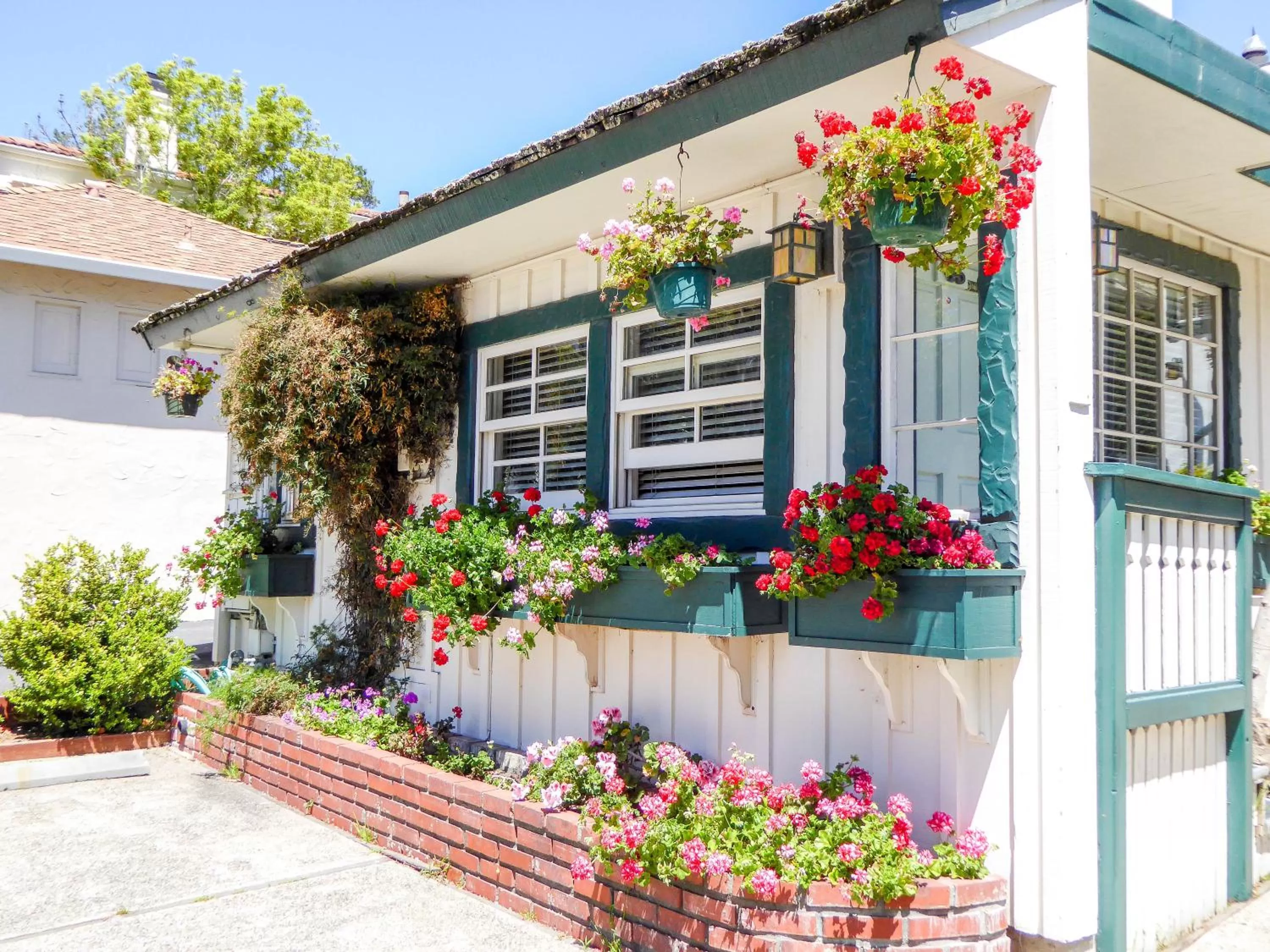 Property building, Patio/Outdoor Area in Briarwood Inn