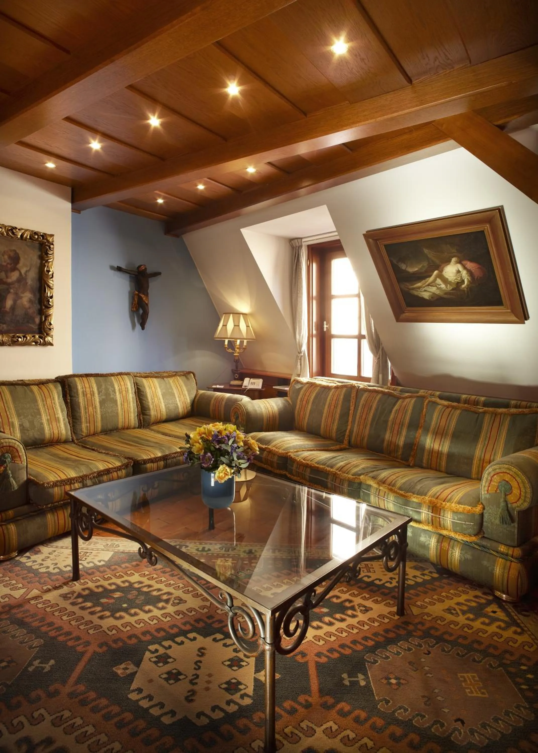 Seating area in Royal Ricc