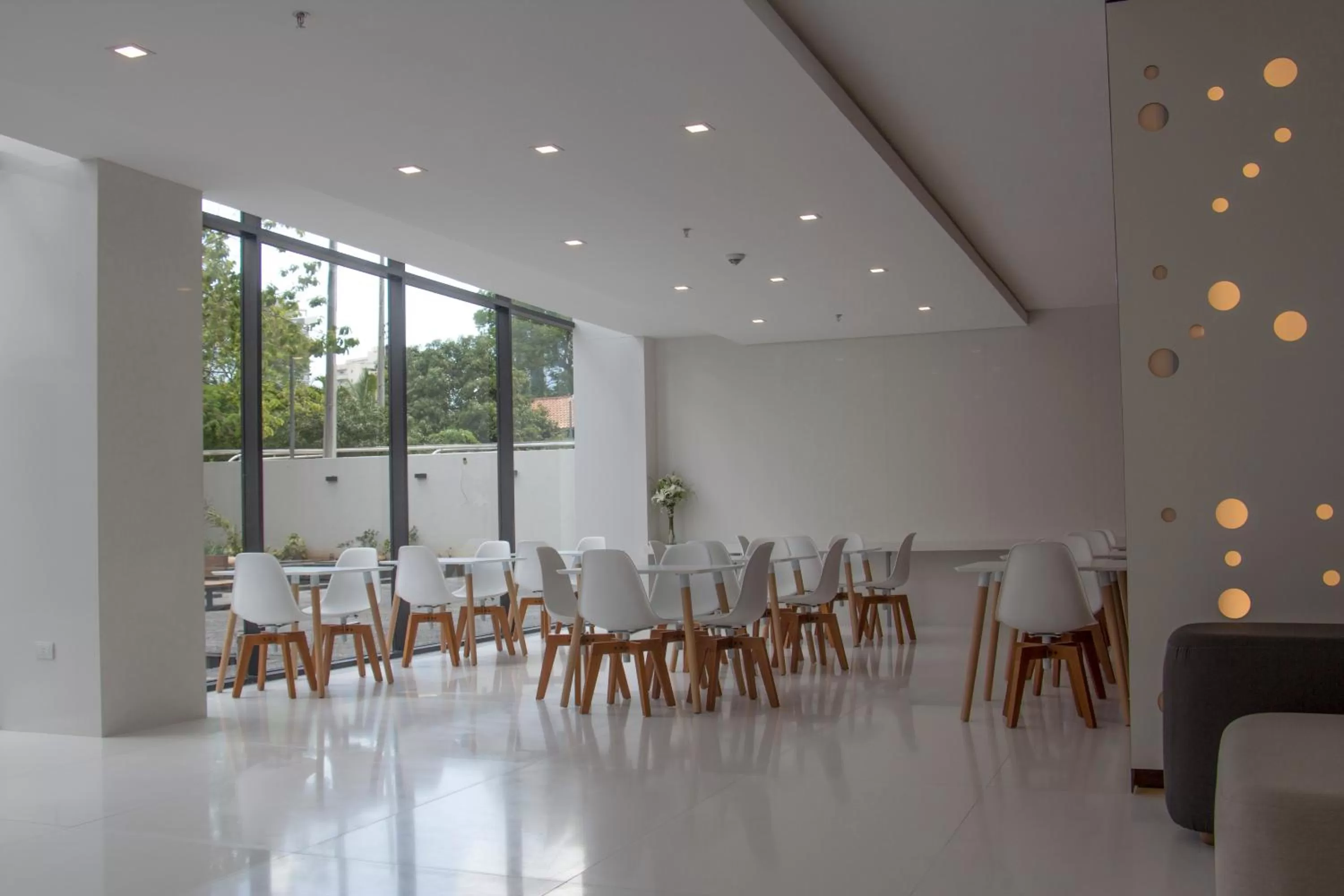 Restaurant/places to eat in Esplendor by Wyndham Asuncion