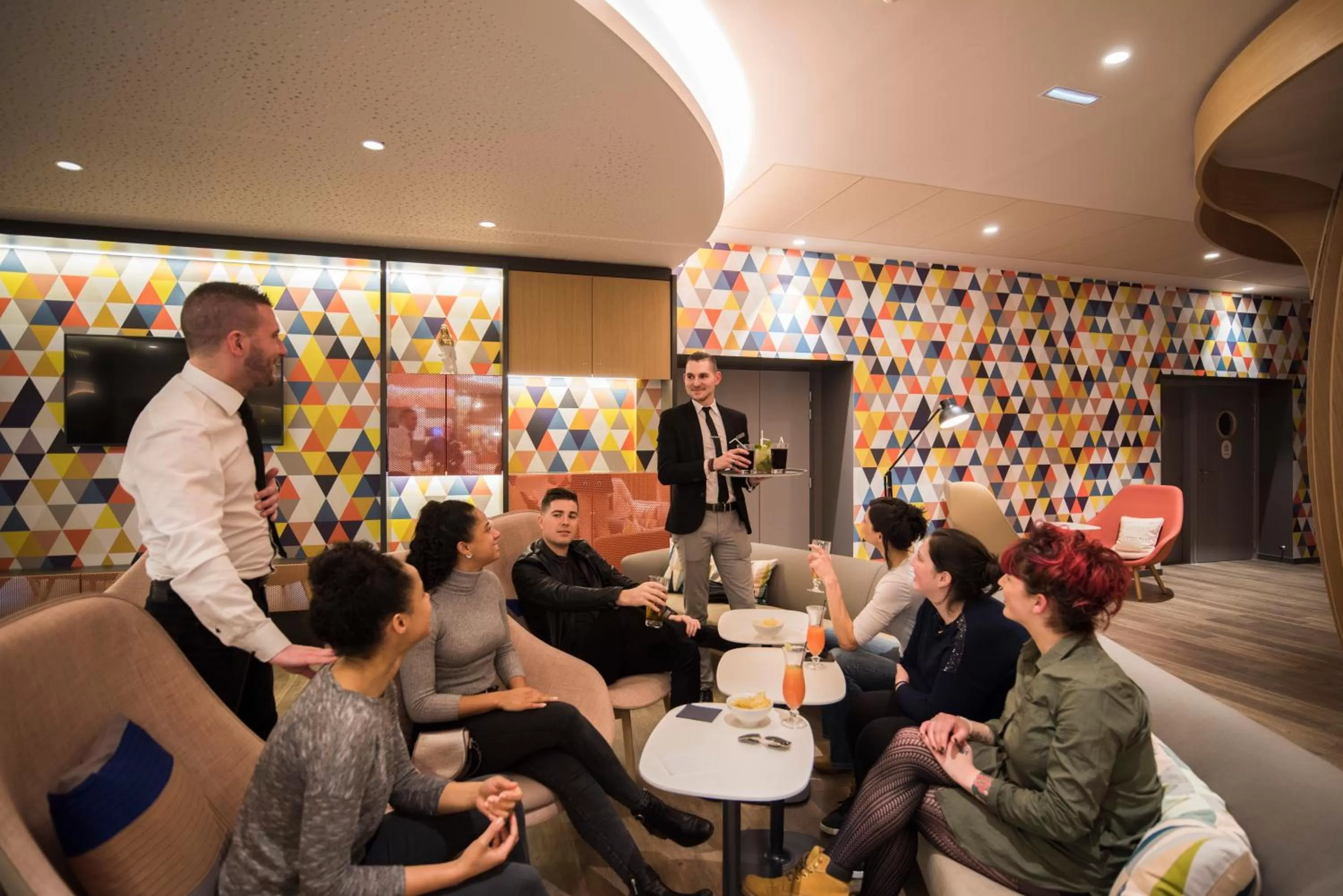 Lounge or bar in Holiday Inn Express - Paris - CDG Airport by IHG